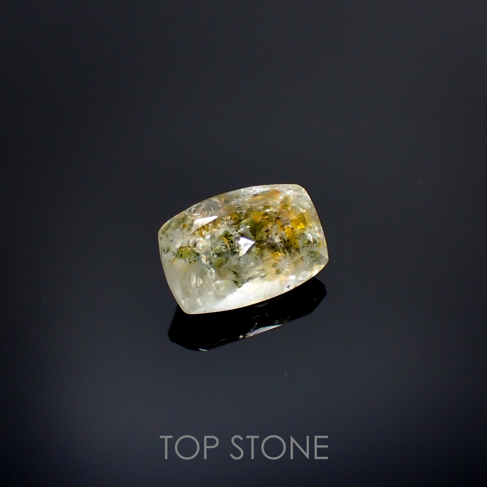 オーロラアクアマリン(宝石名アクアマリン) ブラジル産 4.38ct 識別済[210812717]12.5×8.4mm前後