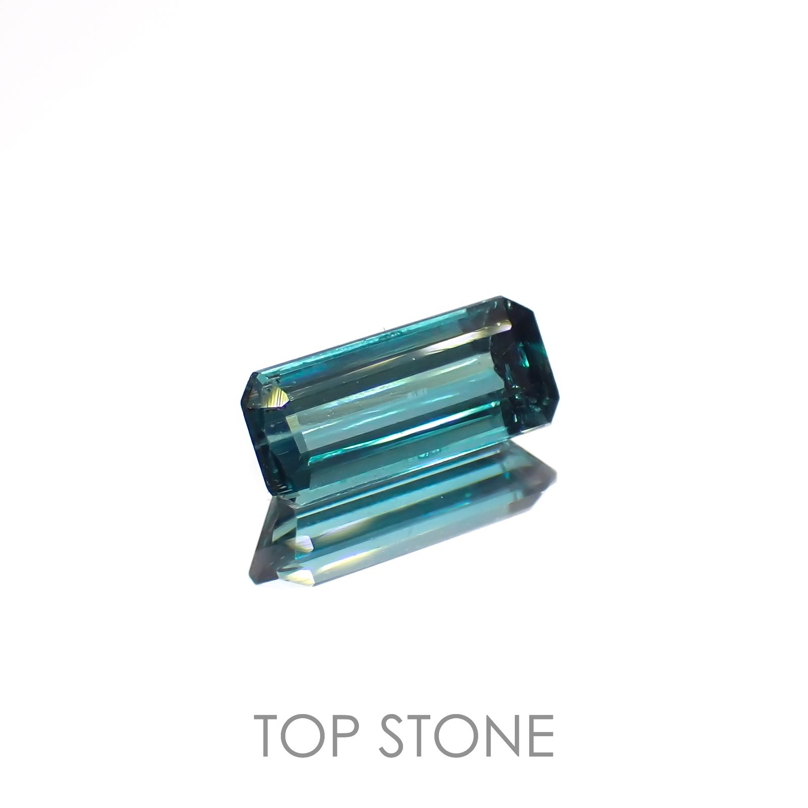ブルートルマリン(宝石名トルマリン)アフガニスタン産 0.62ct 識別済[221219472]7.8x3.3mm前後