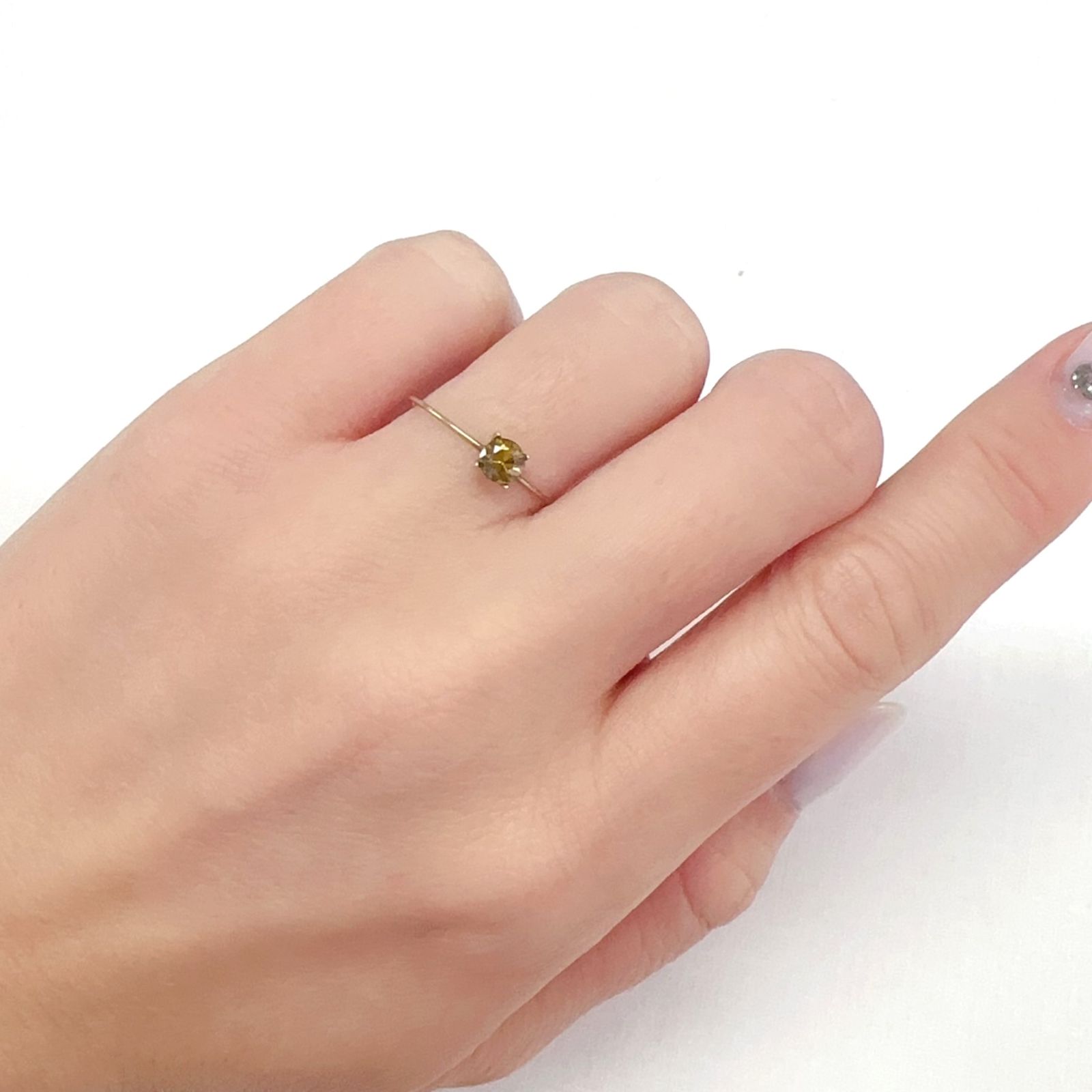 アンドラダイトグロッシュラーガーネット(宝石名アンドラダイト/グロッシュラー・ガーネット)ナミビア産 0.39ct 識別済[231224551]4.2x4.2mm前後