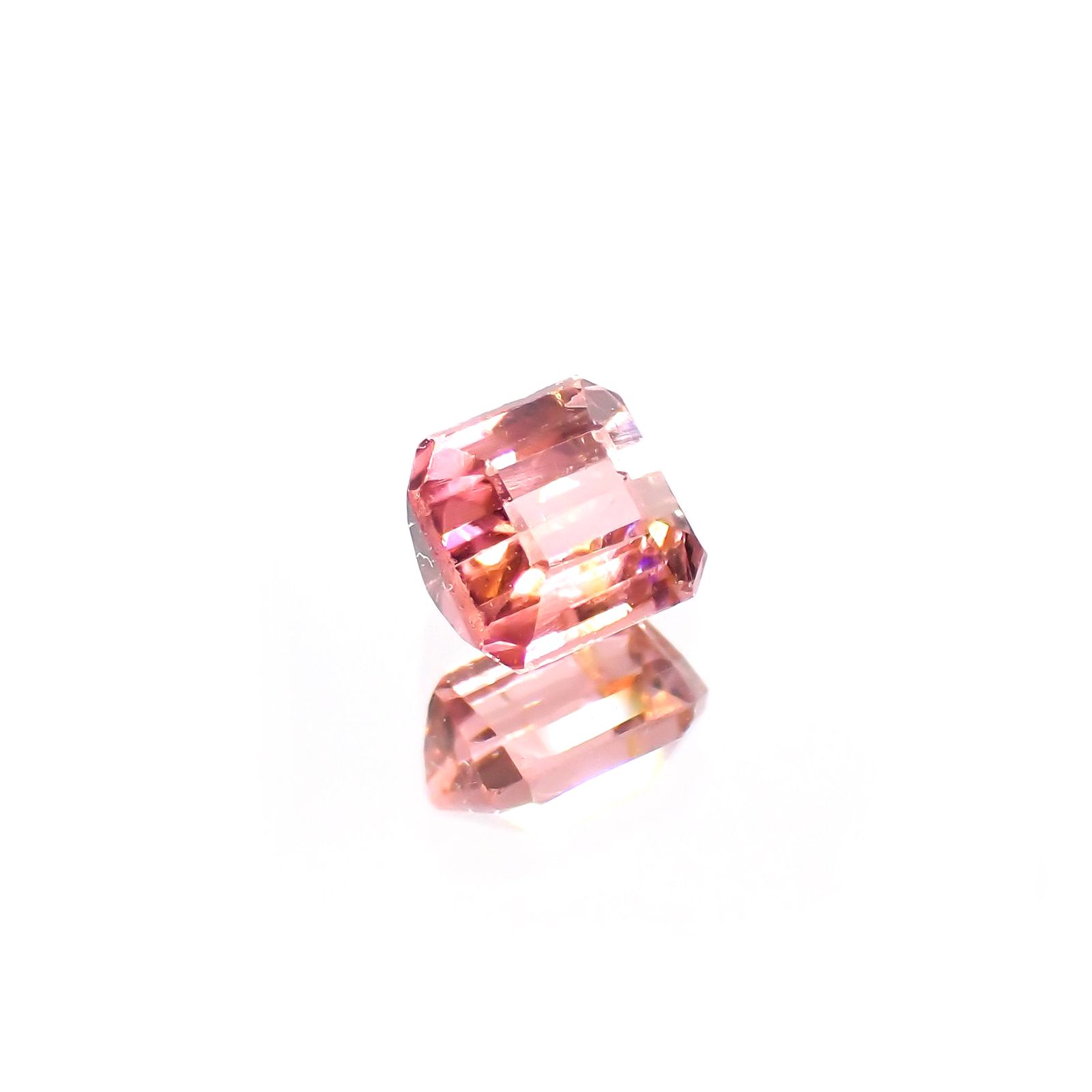 ローズピンクトルマリン(宝石名ピンク・トルマリン)ブラジル/アフリカ産 0.54ct 識別済[220114857]4.5x4.2mm前後