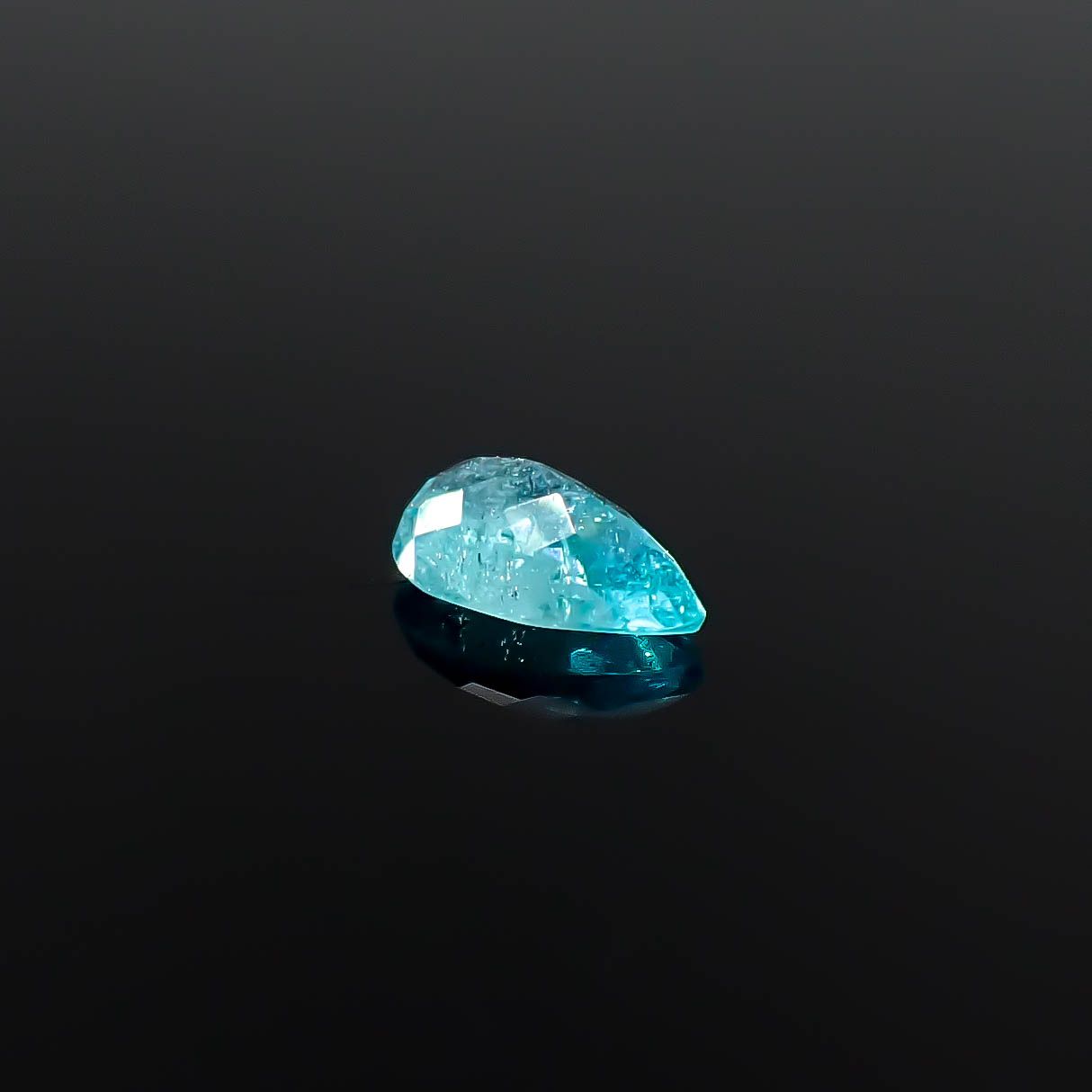 パライバトルマリン ブラジル・パライバ州バターリャ鉱山産 0.36ct [250931068]6.1x3.9mm前後