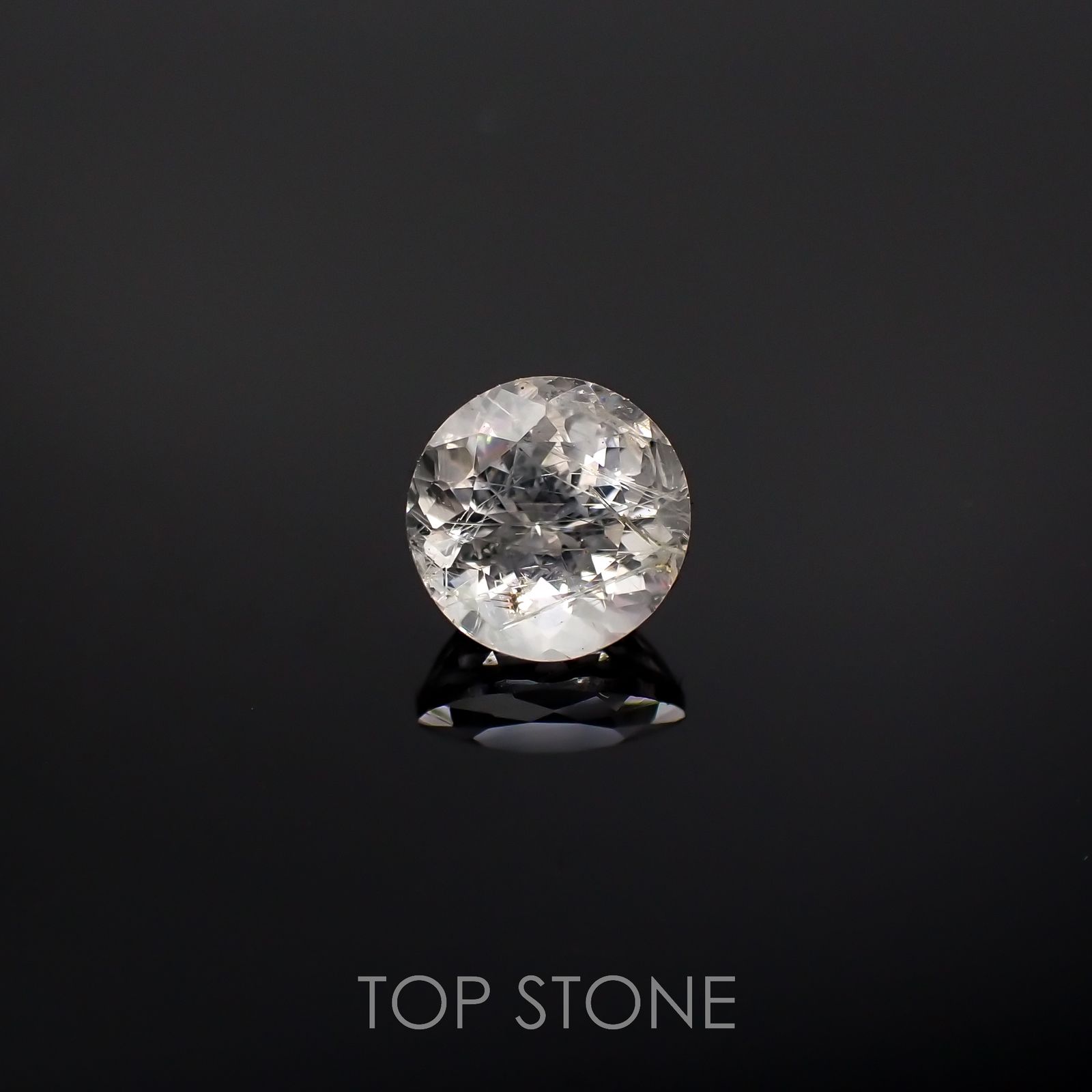 フェナカイト(宝石名フェナカイト)マダガスカル産 0.85ct 識別済[221018420]5.9x5.9mm前後