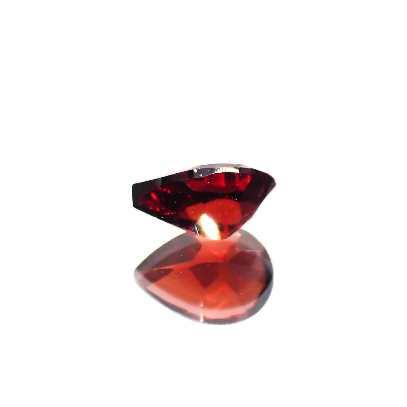 パイラルスパイトガーネット モザンビーク産 0.84ct[230421778]7x5mm前後