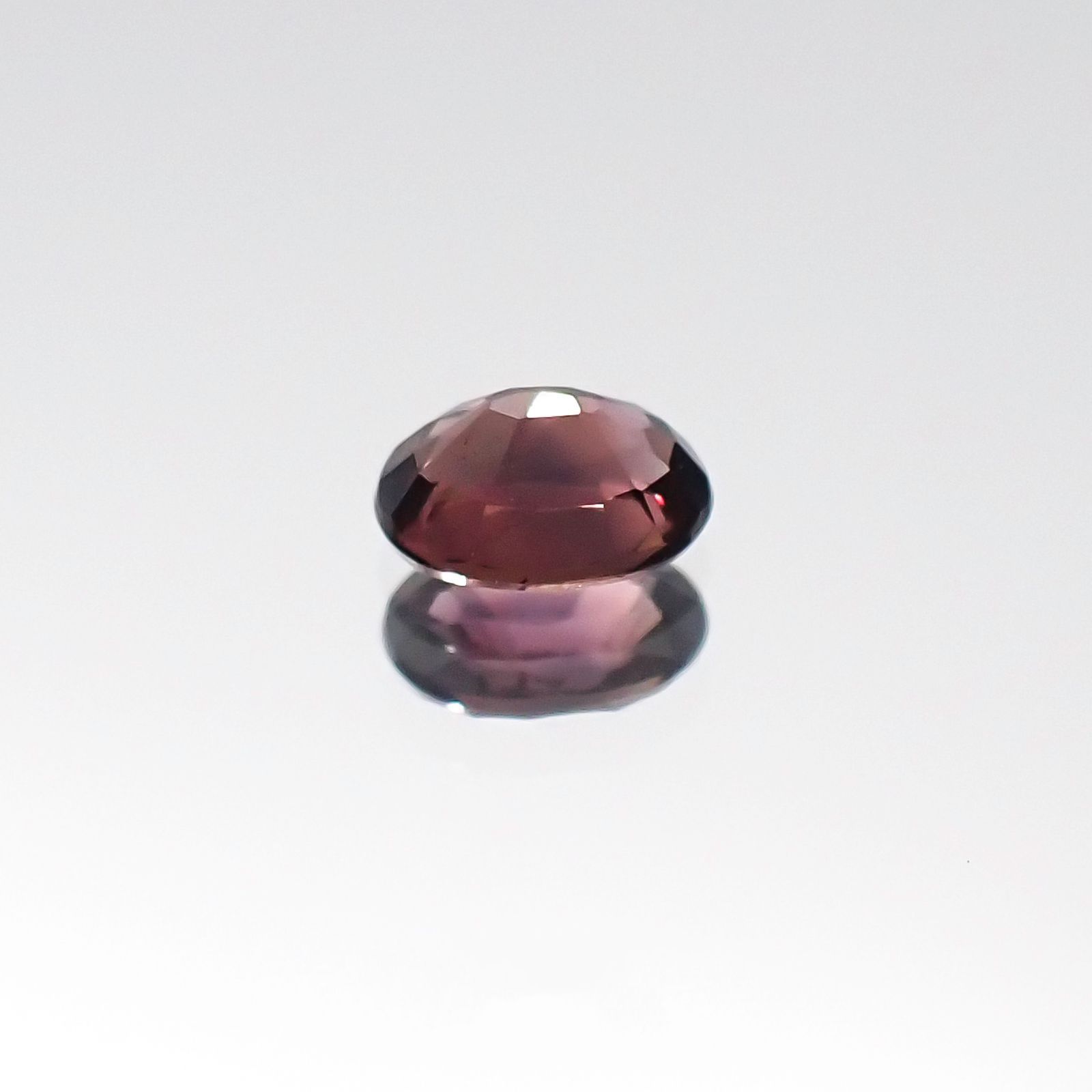 カラーチェンジサファイア 非加熱(宝石名サファイア)タンザニア産 0.37ct 識別済[231023984]4.8x3.5mm前後