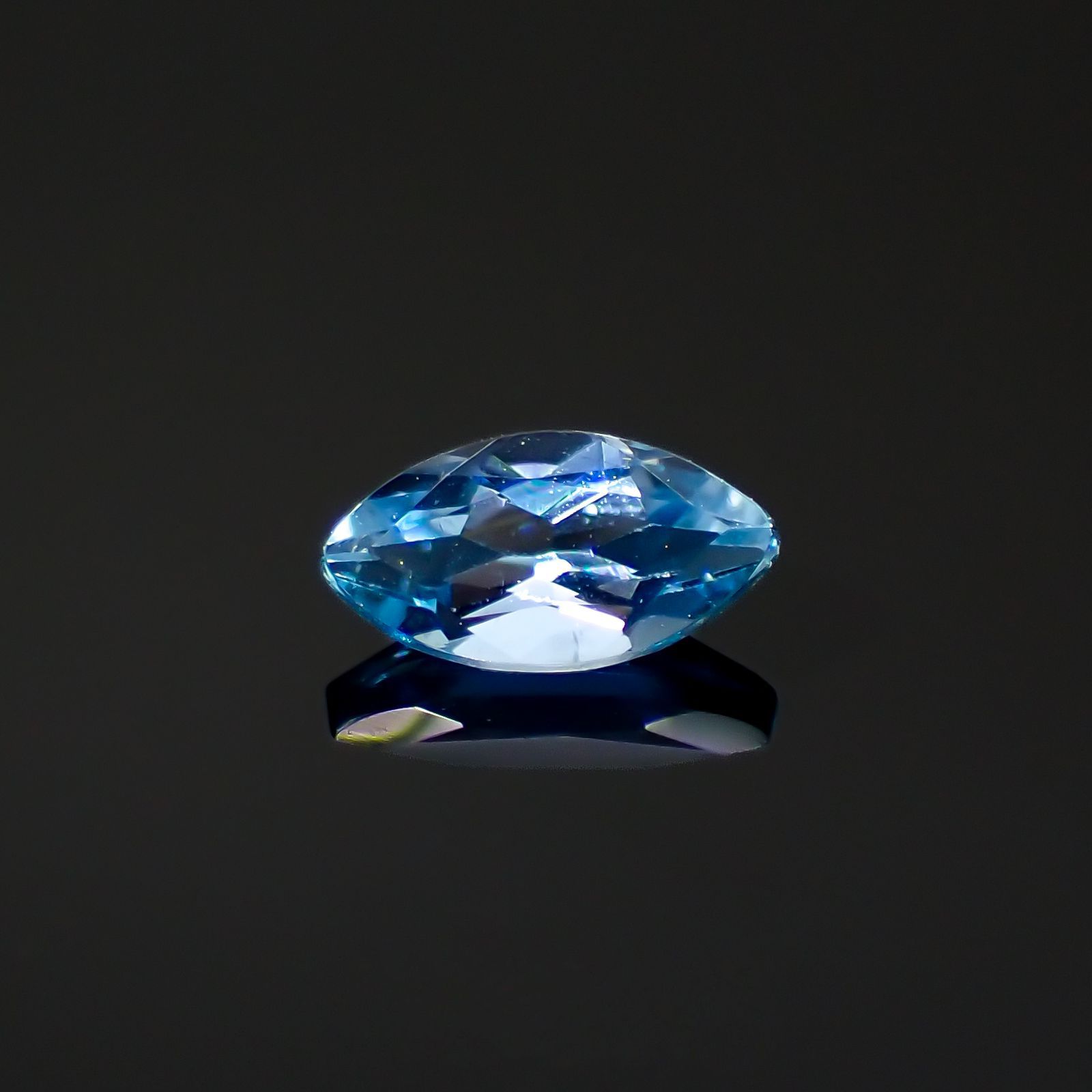 サンタマリアアクアマリン ブラジル産 0.24ct[221018234]5.7x2.9mm前後