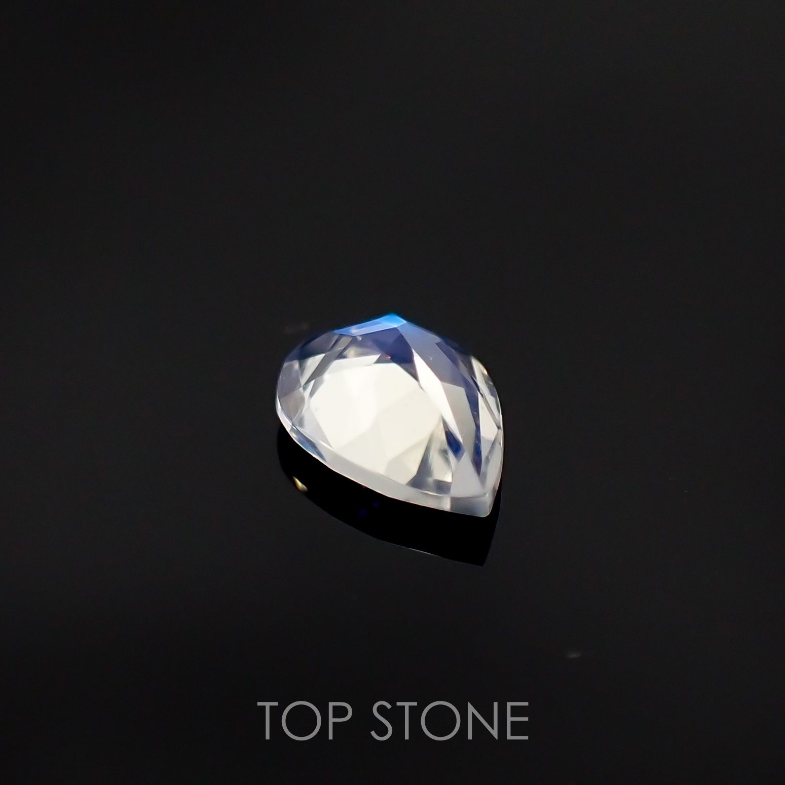 レインボームーンストーン(アンデシンラブラドライト)  インド・ビハール産 ルース 0.51ct[210611278]7×5mm前後