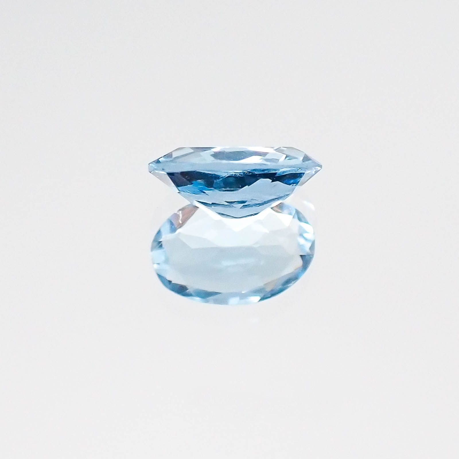 アクアマリン サンタマリアカラー(宝石名アクアマリン)モザンビーク産 0.35ct 識別済[230622259]6.1x4mm前後