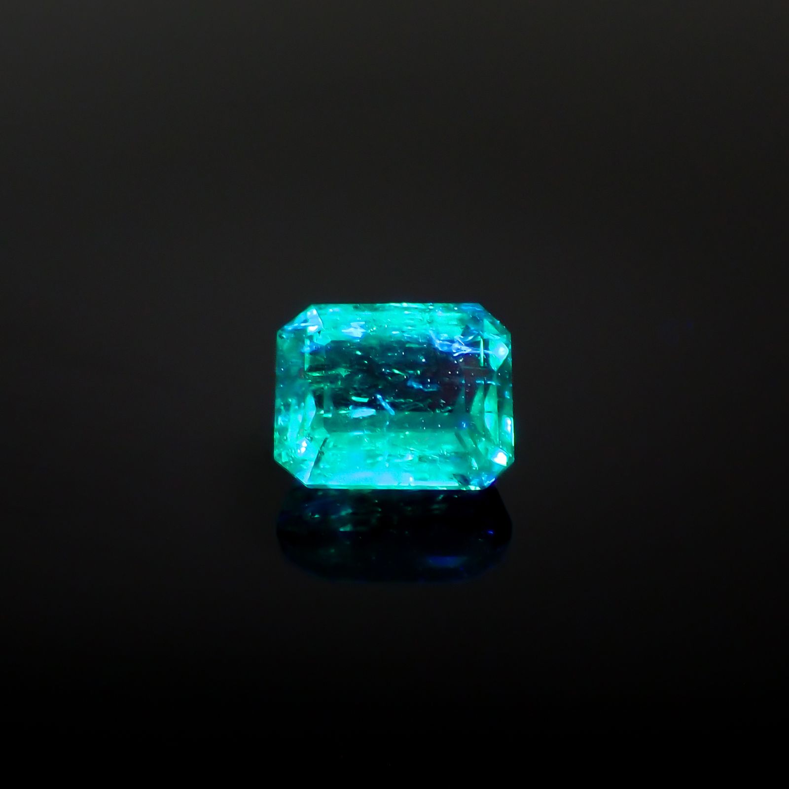エメラルド コロンビア産 0.46ct[240427238]5x3.9mm前後