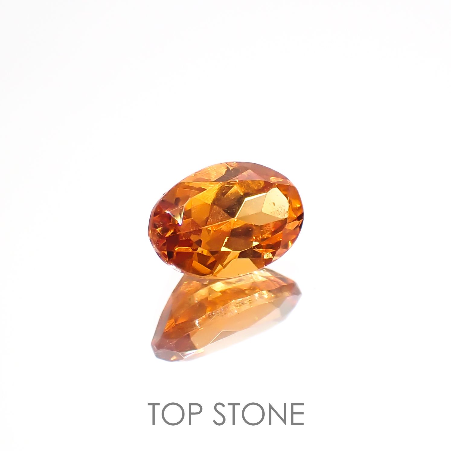 スペサルティンガーネット(宝石名ガーネット)タンザニア産 0.69ct 識別済[220817545]6.2x4mm前後