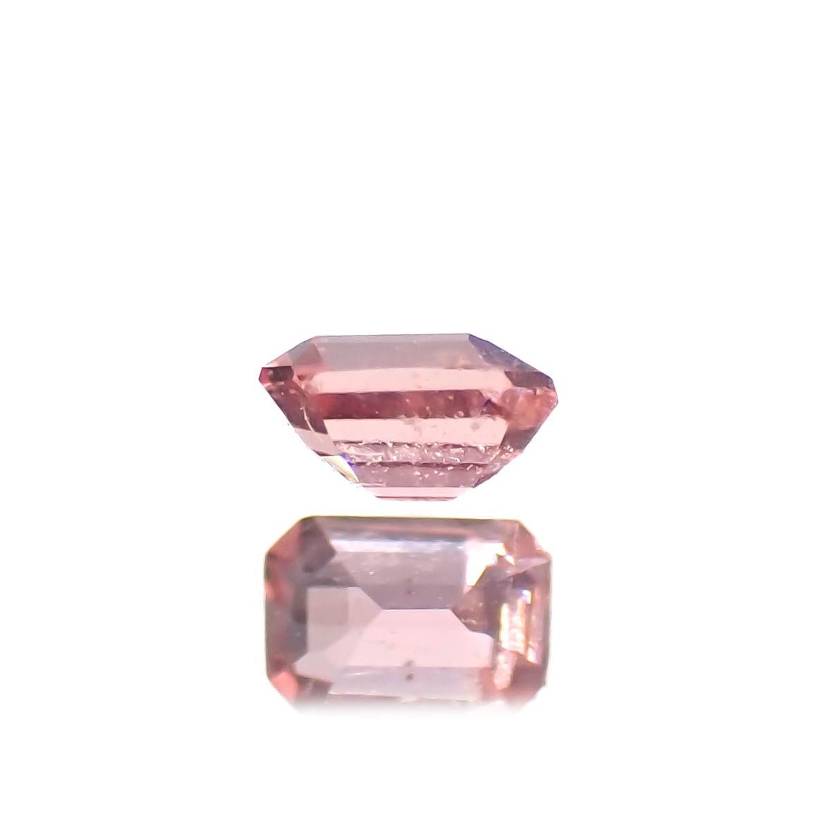 ヴェイリネナイト(宝石名ベイリネナイト)パキスタン産 0.056ct 識別済[221219290]2.5x1.7mm前後
