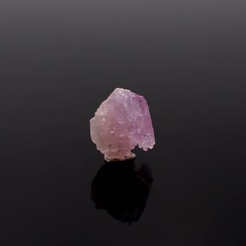 ピンクゾイサイト 原石 タンザニア産 3.27ct[231225002]10.8x8.3mm前後