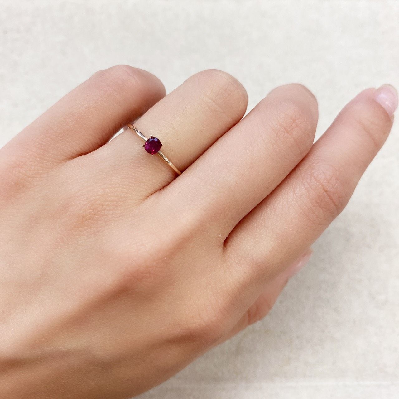 ルビー 非加熱(宝石名ルビー) マダガスカル産 0.29ct 識別済[210711738]3.8×3.4mm前後