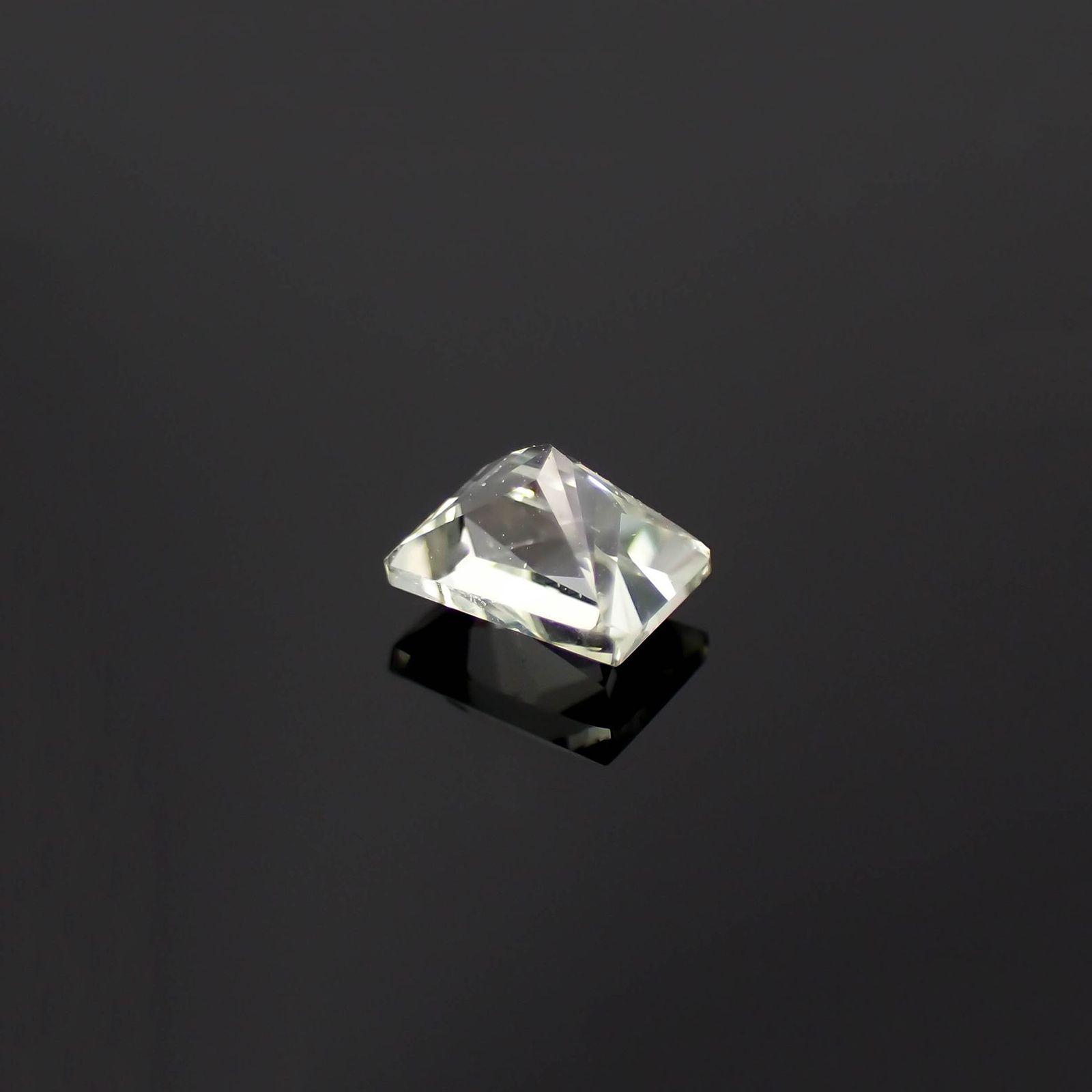 リューコガーネット ビルマ産 0.33ct [230421422]4.1x3mm前後