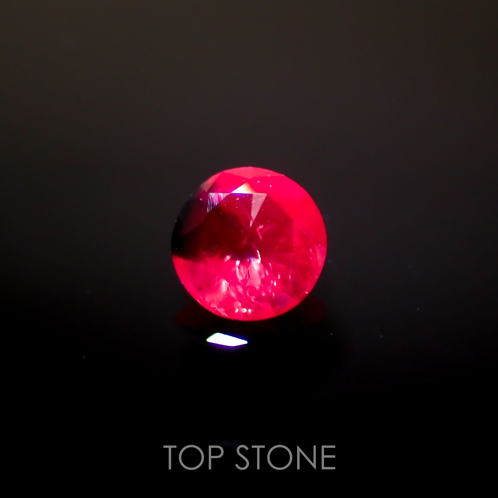 ウィンザーサファイア タンザニア・ウィンザー産 0.28ct[221219267]4.1x3.9mm前後
