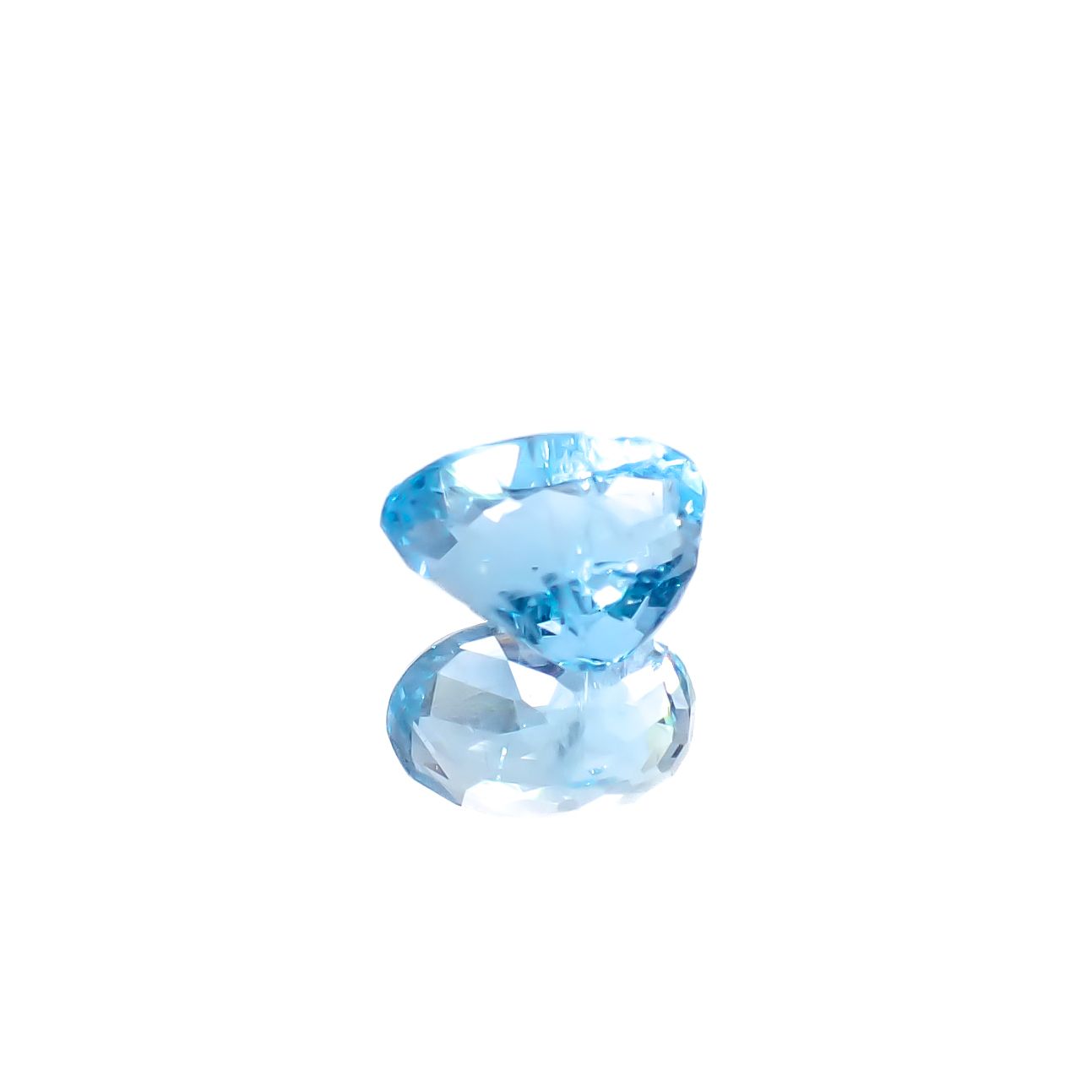アウイナイト フルオレッセンス(宝石名アウイナイト)ドイツ産 0.727ct ソ付(彩珠)[240929129]6.7x4.4mm前後