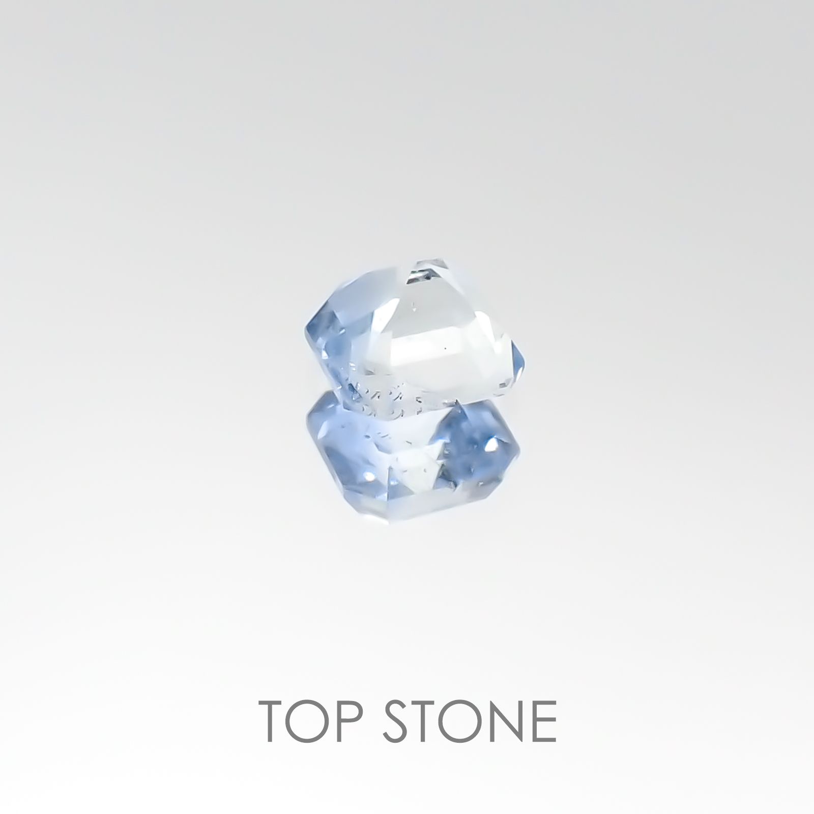 ジェレメジェバイト(宝石名エレメジェバイト)ナミビア産 0.224ct ソ付(彩珠)[220817284]3.4x3.2mm前後