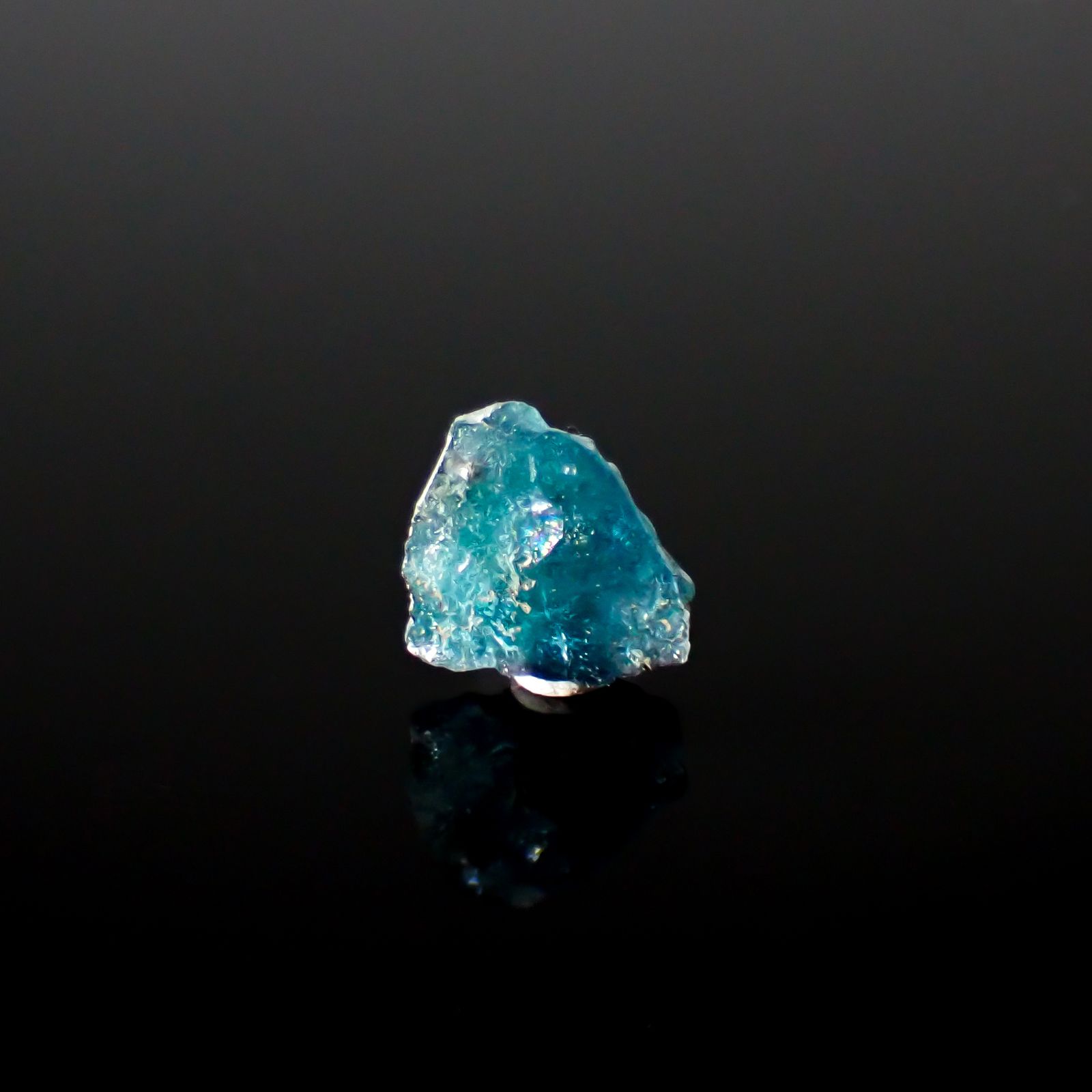 パライバトルマリン 原石スライス ブラジル・パライバ州バターリャ鉱山産 1.14ct [241029344]9.7x8mm前後
