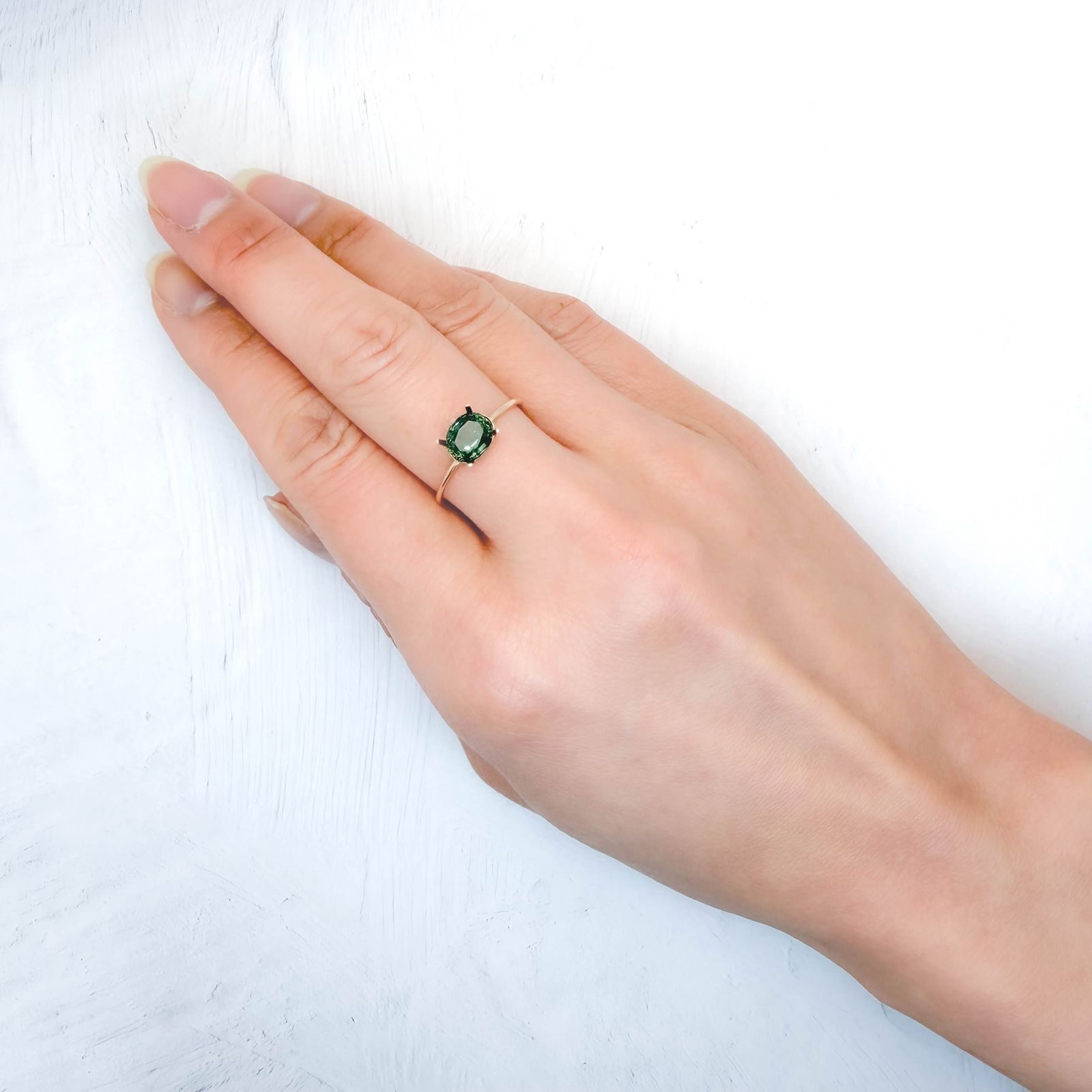 サファイア(宝石名サファイア) マダガスカル/スリランカ産 ソ付(彩珠) 1.629ct / 6.9x5.9mm前後 [260112470]