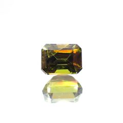 スフェーン(宝石名スフェーン)パキスタン産 0.56ct 識別済[220114125]4.8x3.5mm前後