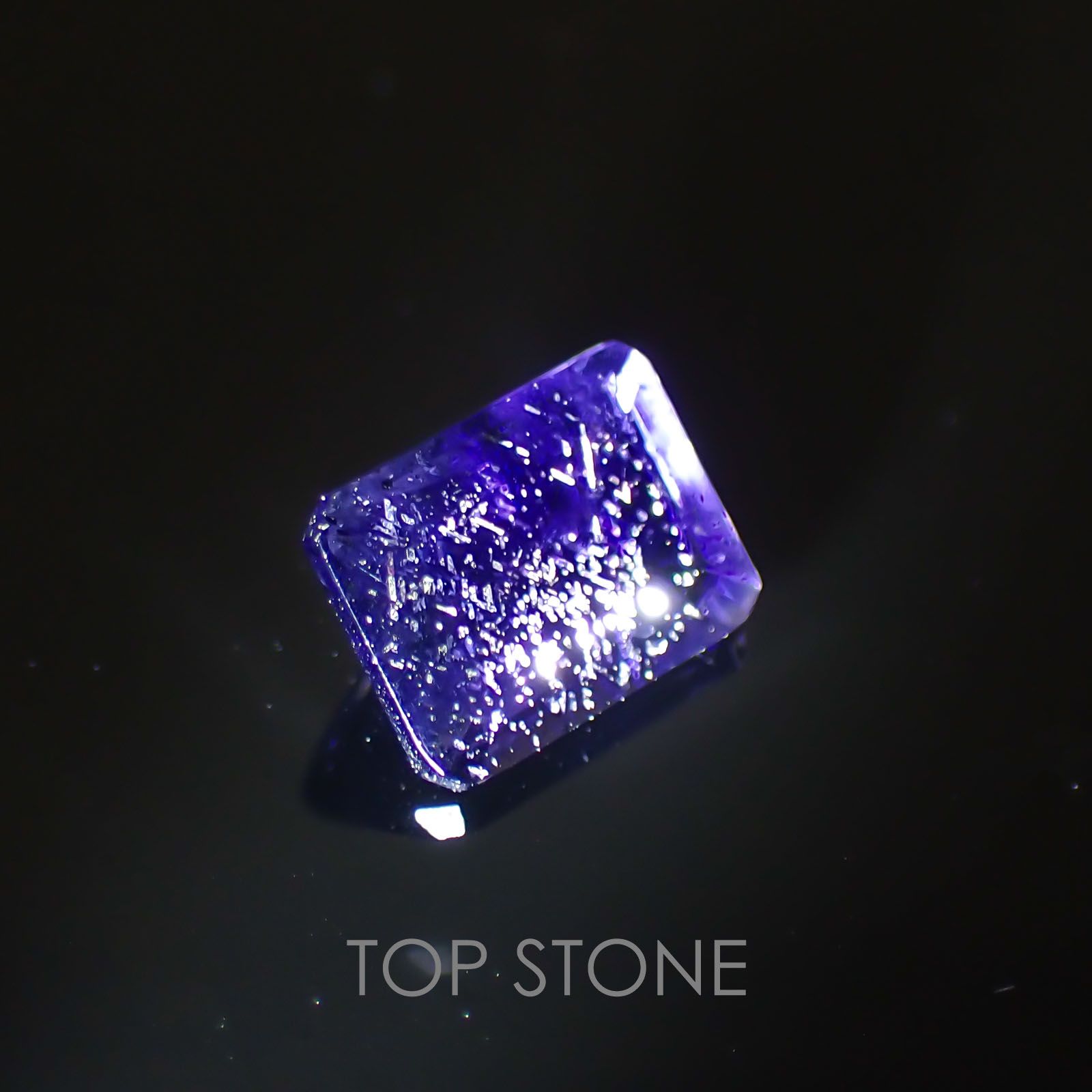 アイオライトサンストーン インド・ブラジル産 ルース 1.36ct[20129284]7.9×6mm前後