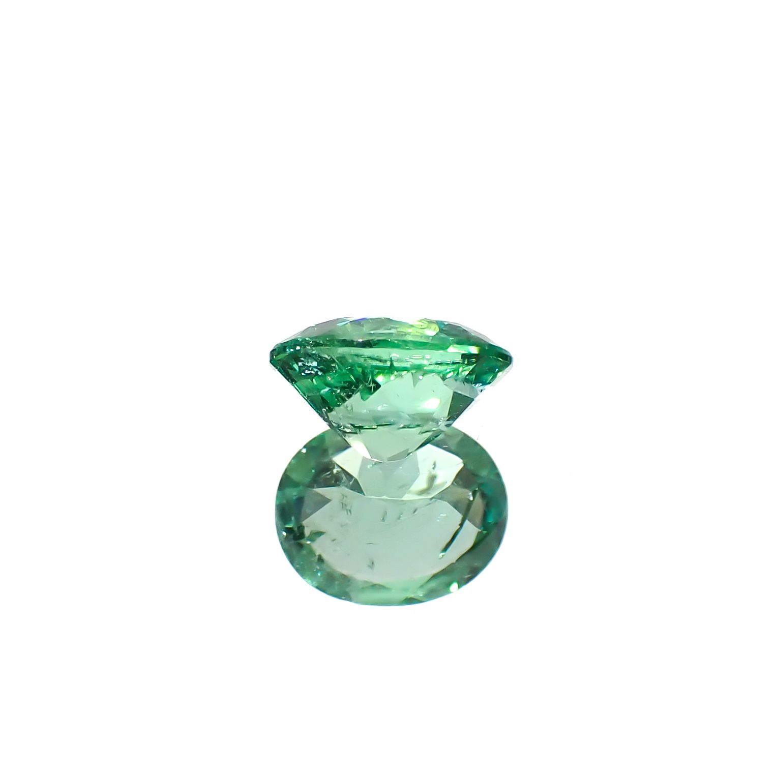 パライバトルマリン ブラジル・パライバ州バターリャ鉱山産 0.71ct[240928731]6.3x5.1mm前後
