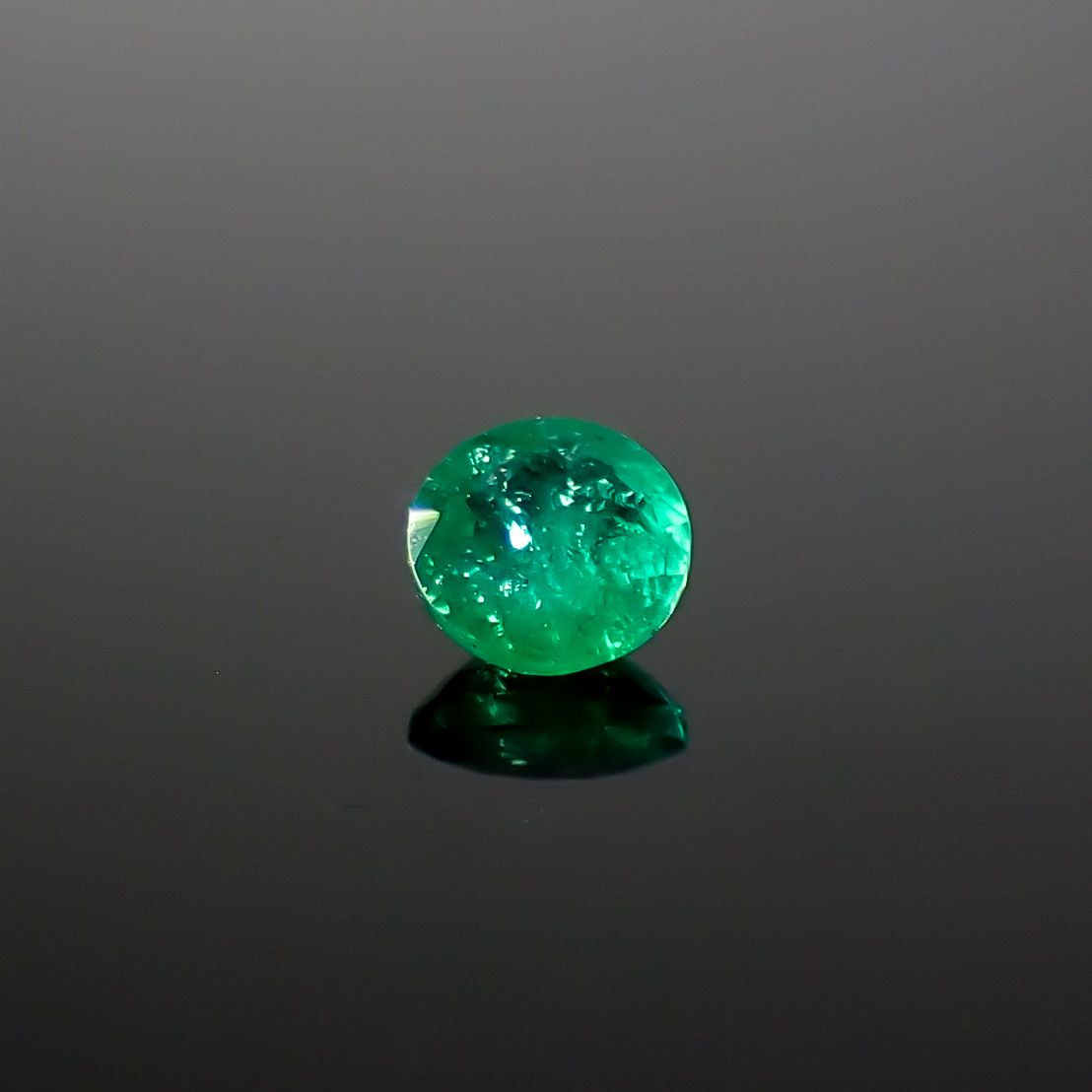エメラルド コロンビア産 0.10ct / 3.1x3.1mm前後 [260432104]
