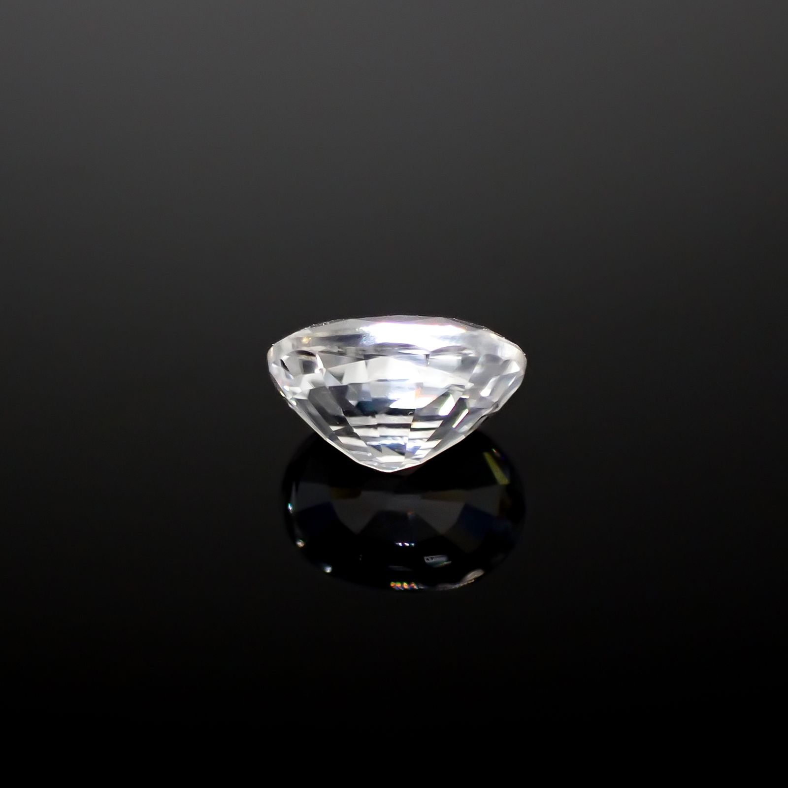 カラーレスジルコン(宝石名ジルコン)スリランカ/カンボジア産 1.52ct 識別済[240928893]7.1x5.1mm前後