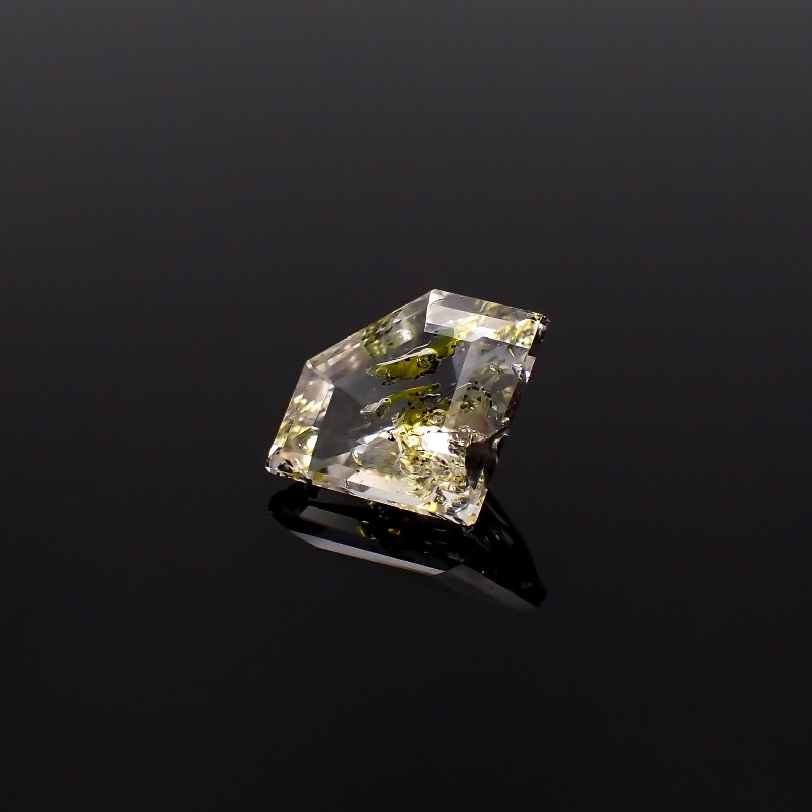 ◇カスタムカット◇オイルインクォーツ パキスタン産 0.76ct [230522095]6.3x8.1mm前後