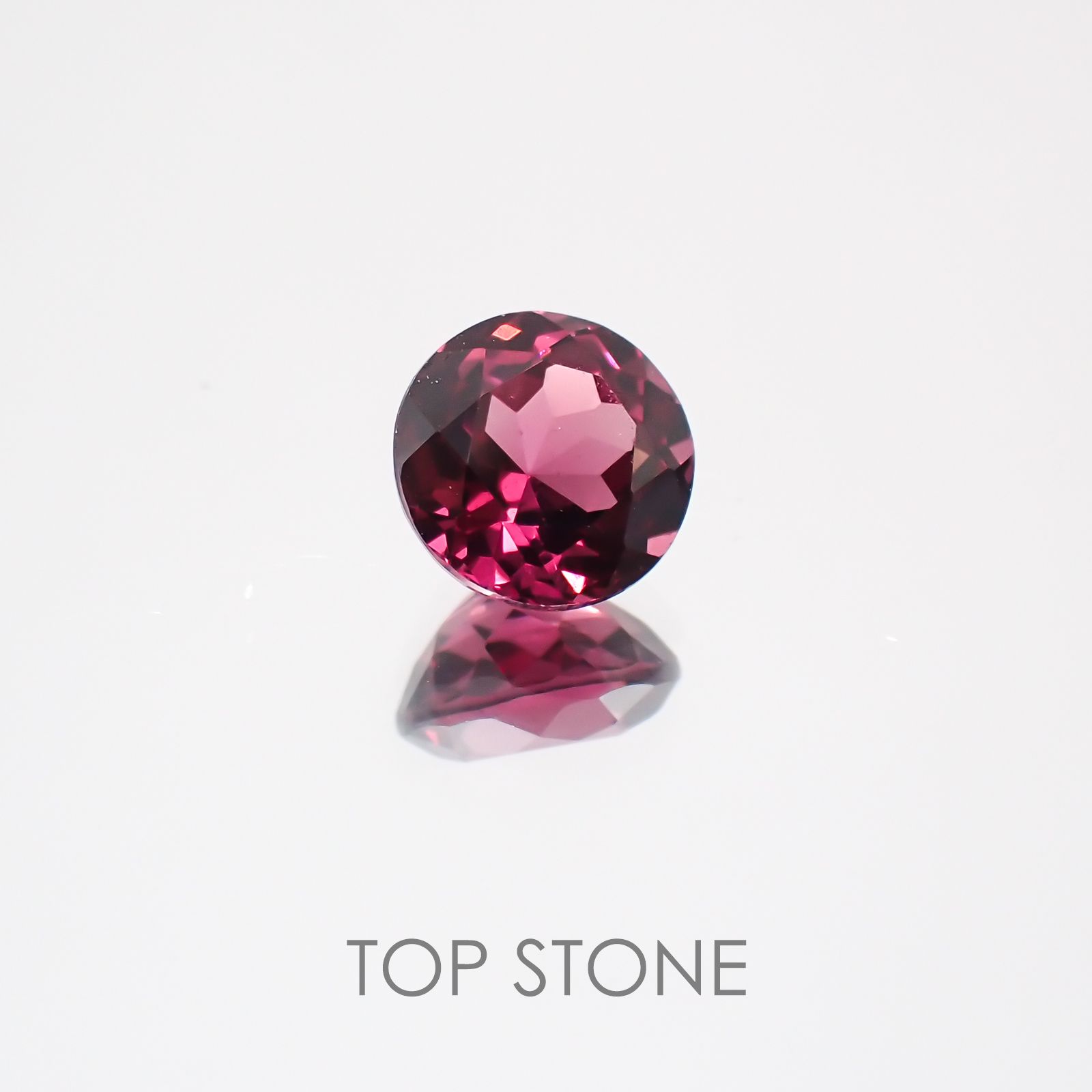カラーチェンジマラヤガーネット(宝石名ガーネット) タンザニア産 1.17ct 識別済[21059661]6.1×6.1mm前後