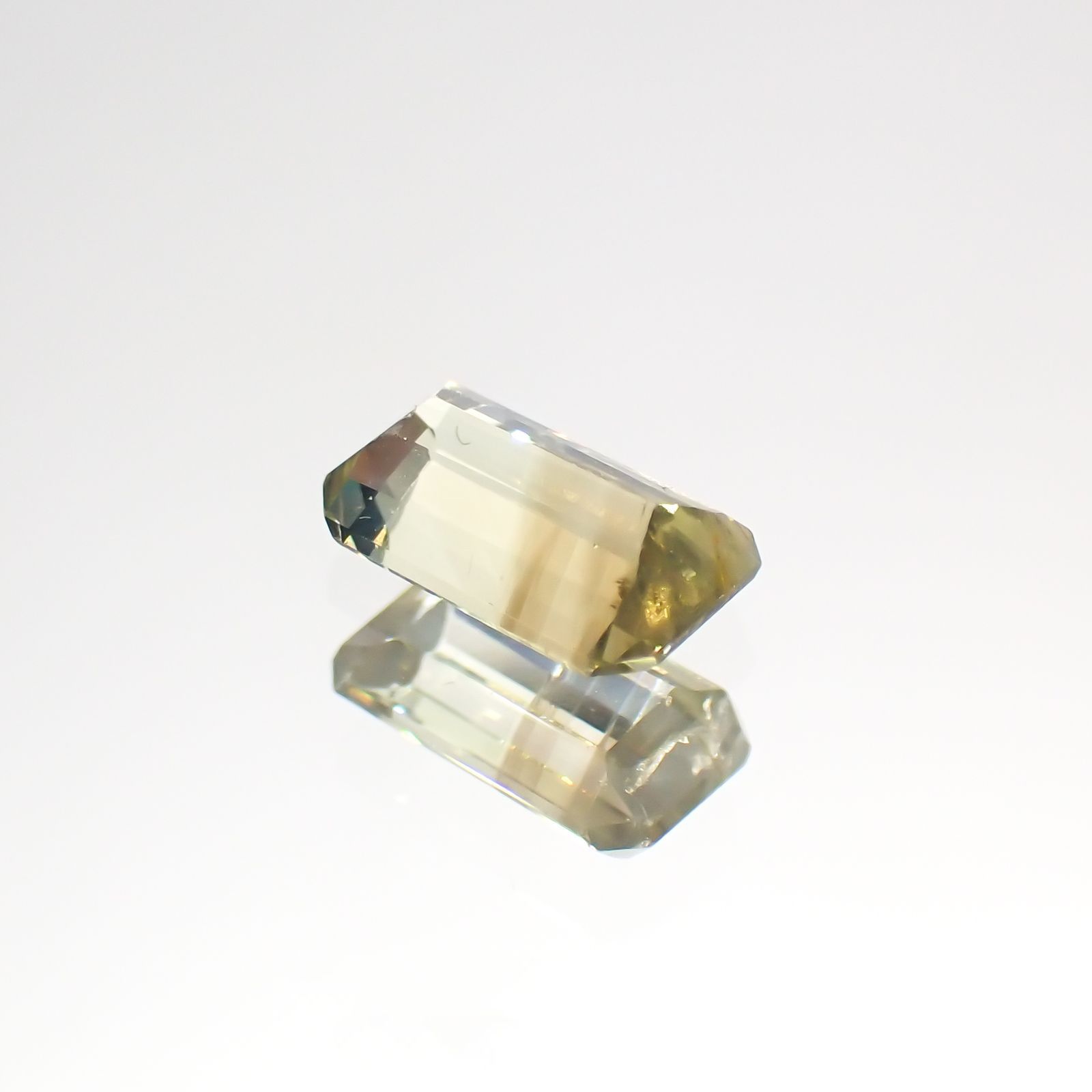 カラーバンドクリソベリル(宝石名クリソベリル)マダガスカル産 0.56ct 識別済[220114194]6.2x3.6mm前後