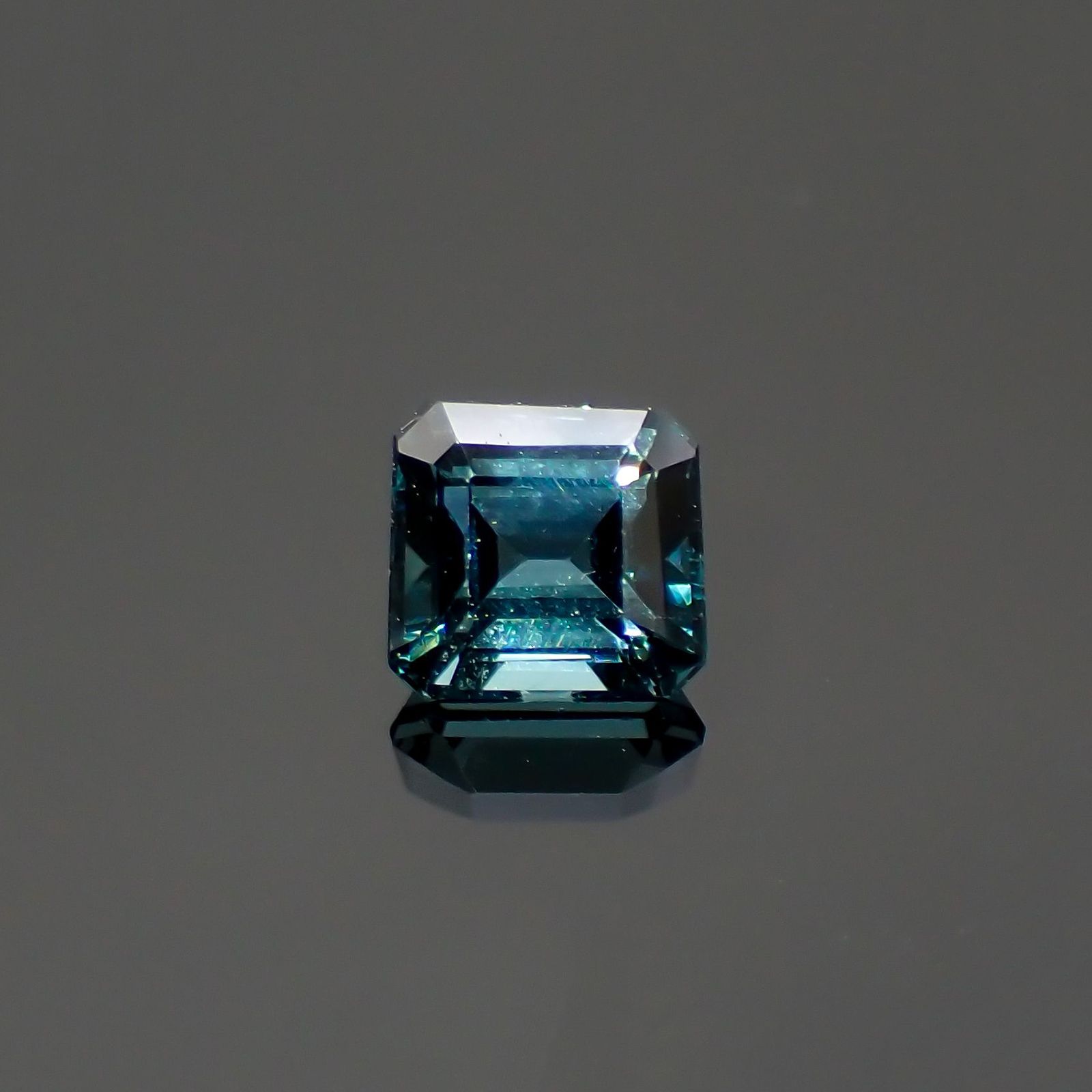 ブルートルマリン(宝石名トルマリン)アフガニスタン産 0.82ct 識別済[220115310]5.4x5.1mm前後
