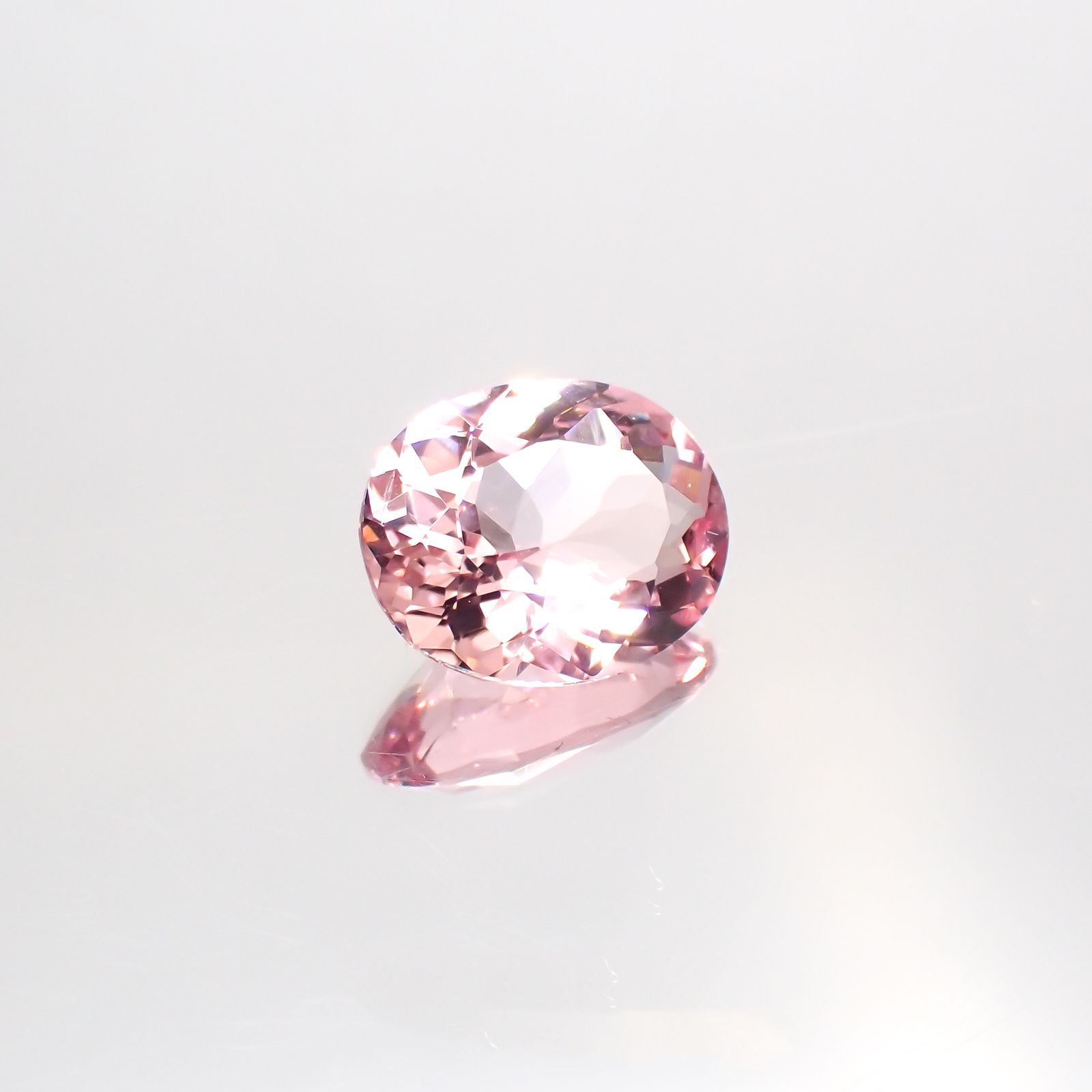 モルガナイト(宝石名モルガナイト)ナイジェリア産 1.976ct ソ付(彩珠)[220114247]9.8x7.8mm前後
