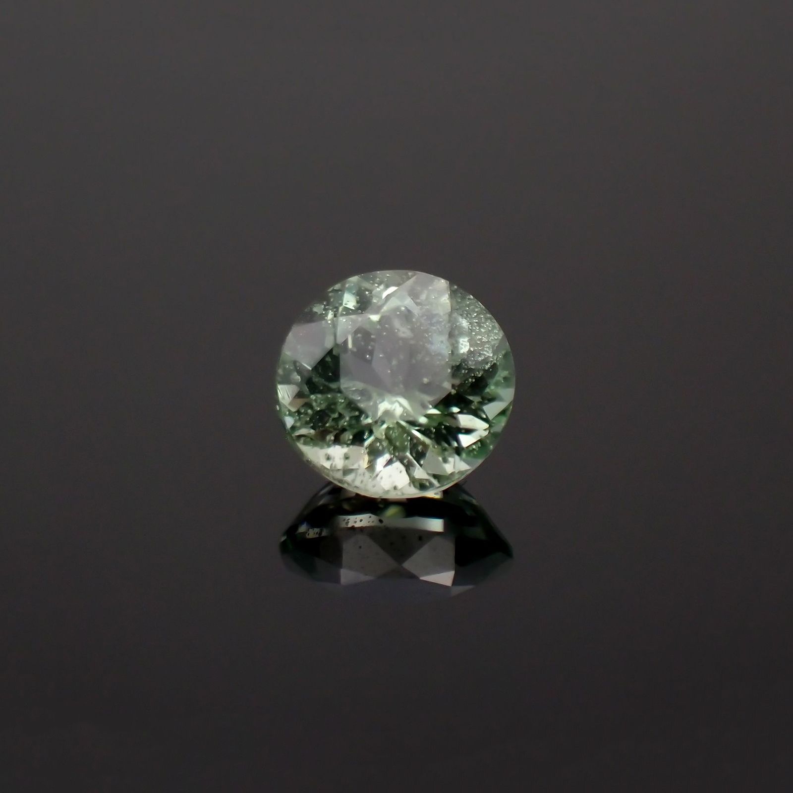 バナジウムコーネルピン(宝石名コーネルピン)タンザニア・タンガ州産 識別済 0.36ct / 4.4x4.4mm前後 [230521912]