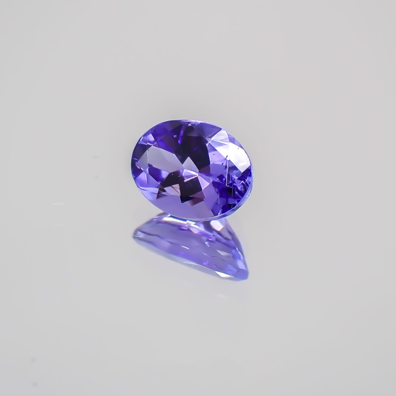 タンザナイト(宝石名タンザナイト) タンザニア産 0.33ct 識別済[210510074]5.1×3.7mm前後