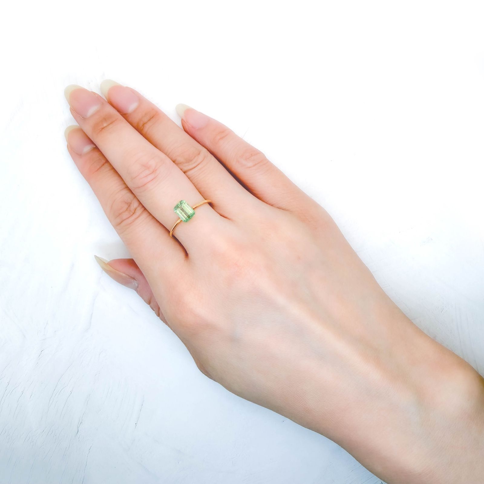 バイカラーツァボライト(宝石名グリーン グロッシュラー・ガーネット) タンザニア産 識別済 1.12ct / 6.6x5mm前後 [260711914]