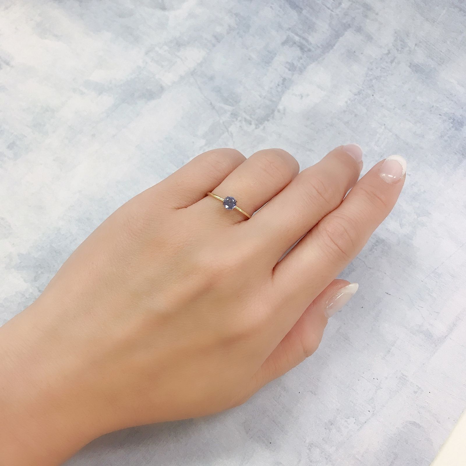 グレイッシュブルースピネル(宝石名スピネル)ビルマ/マダガスカル産 0.33ct 識別済[220716967]4.3x4.3mm前後