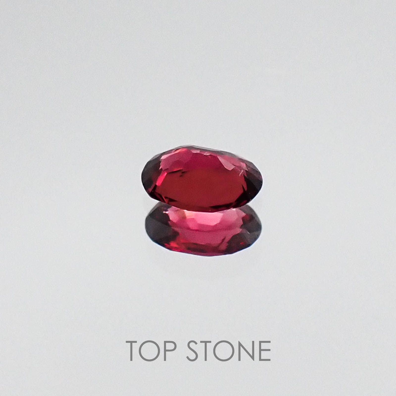レッドスピネル タンザニア産 ルース 0.17ct[20073936]4.1×2.9mm前後
