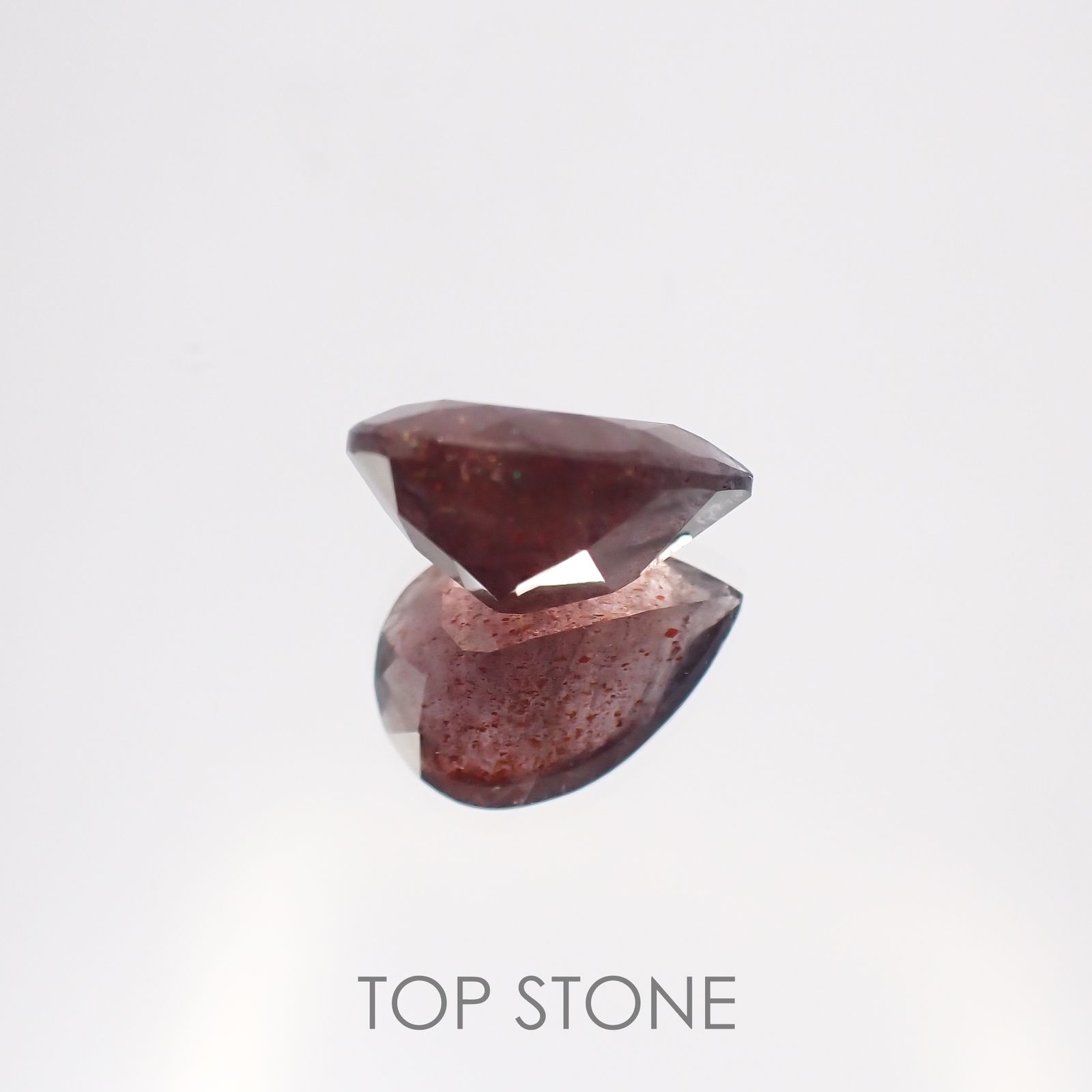 ブラッドショットアイオライト インド産 ルース 1.66ct[210611113]10.0×6.9mm前後