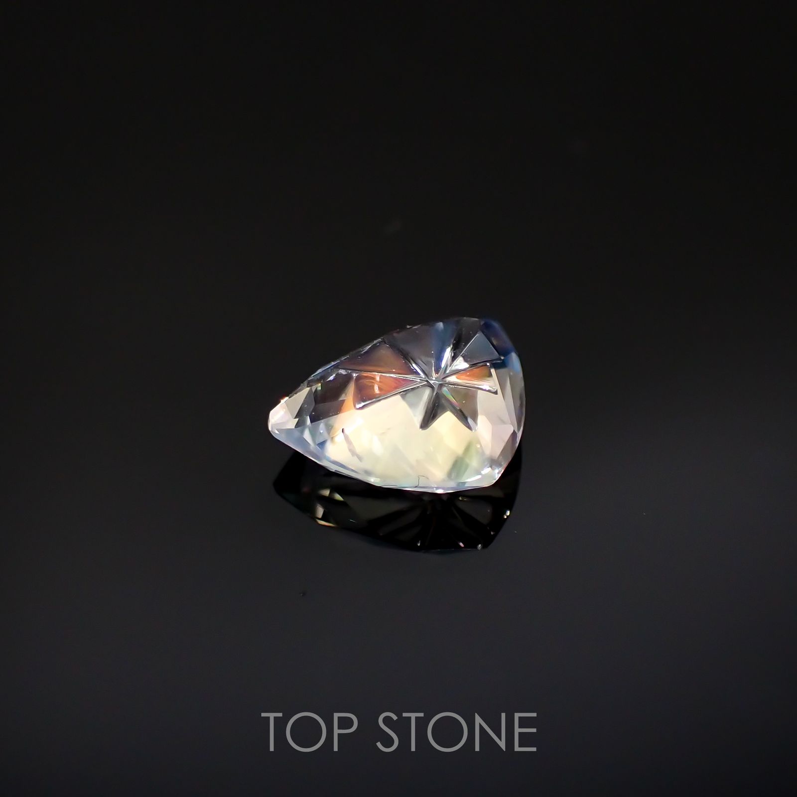 ◇甲州貴石切子Plus Three◇レインボームーンストーン カード付き(宝石名ラブラドライト)マダガスカル産 1.21ct 識別済[220114601]7x8.7mm前後