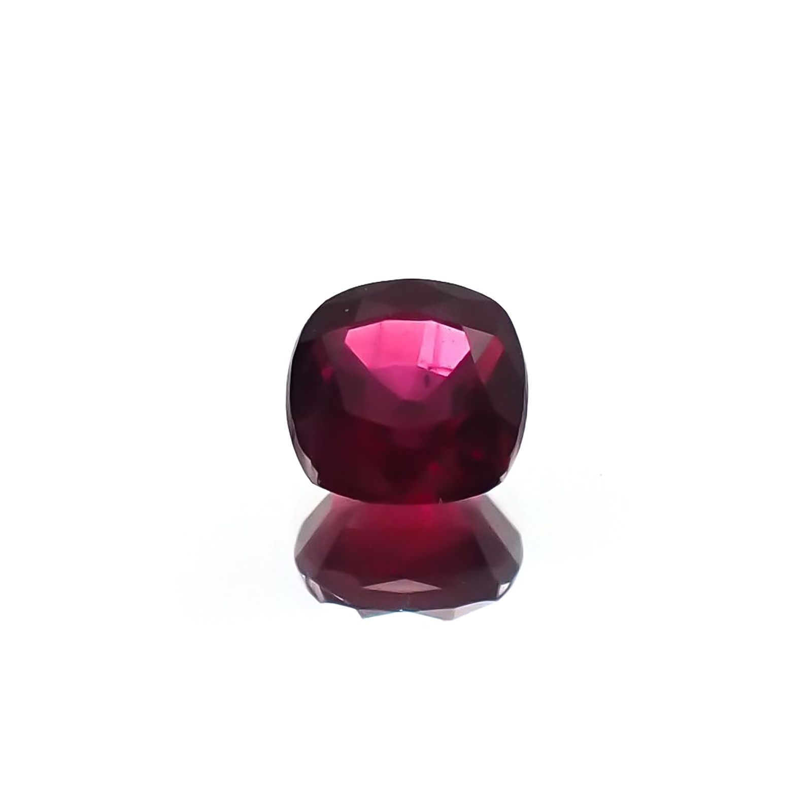 ルビー 非加熱(宝石名ルビー) マダガスカル産 識別済 0.45ct / 4.1x4.1mm前後 [210711735]