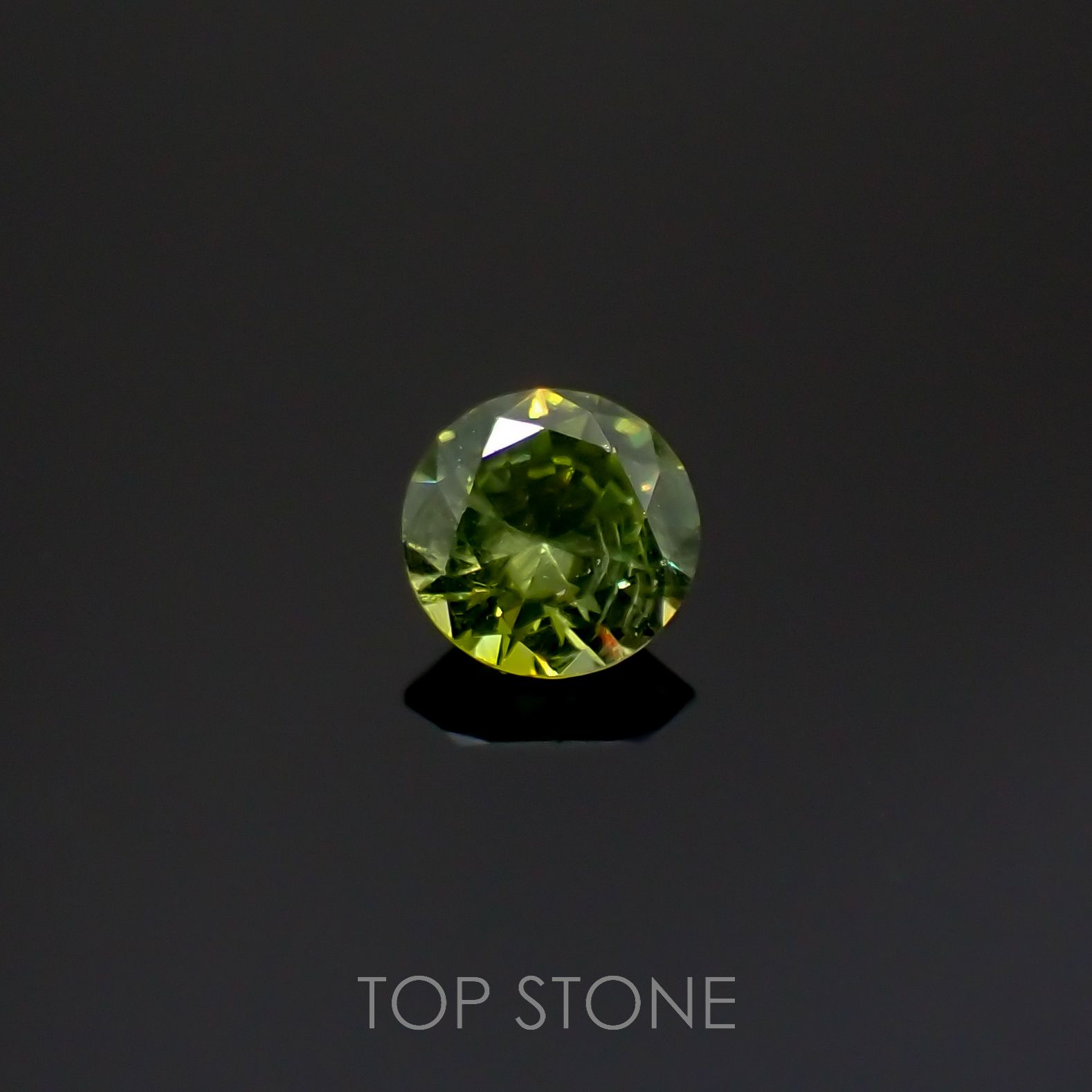デマントイドガーネット(宝石名デマントイド・ガーネット)ロシア産 0.13ct 識別済[220616531]3.1x3.1mm前後