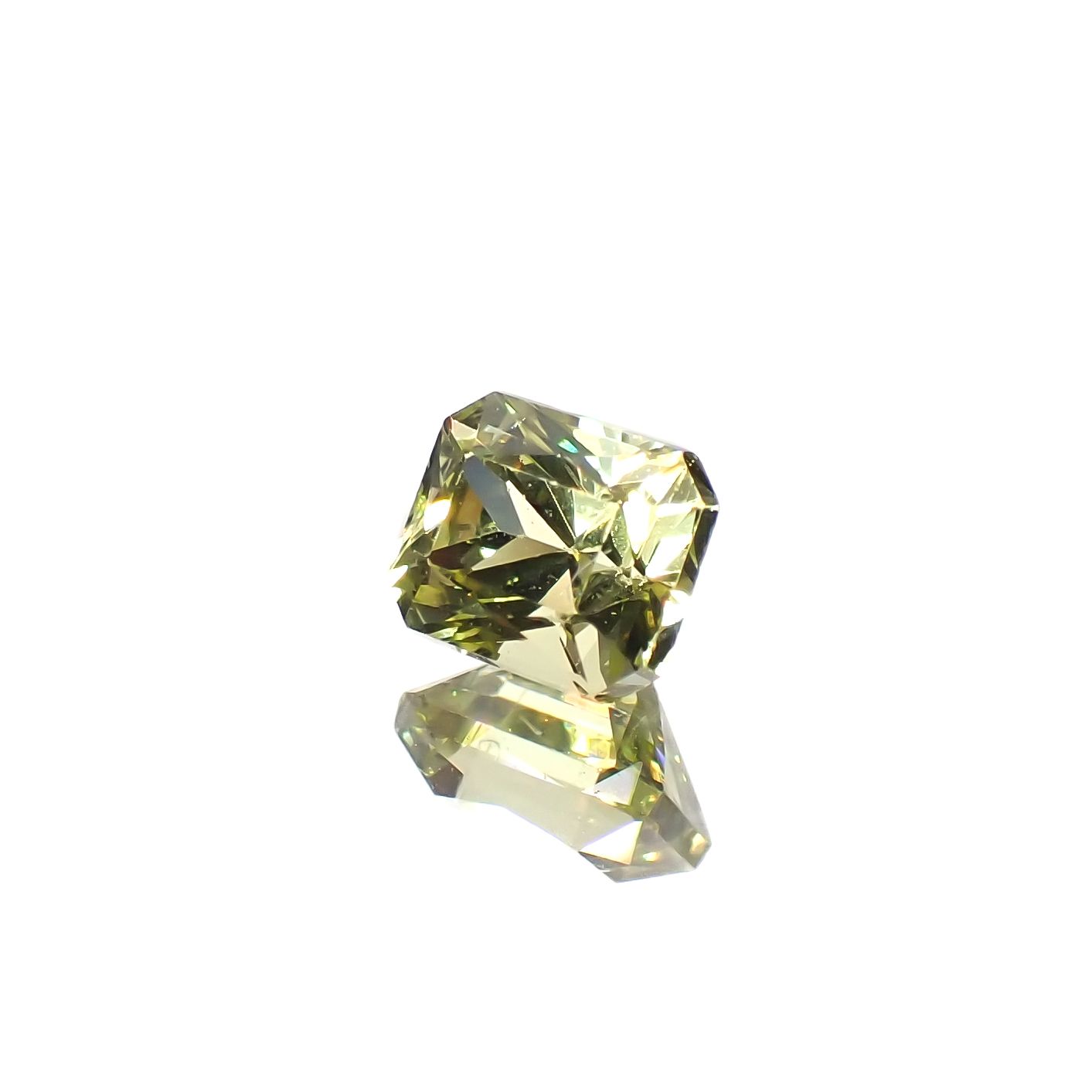マリガーネット(宝石名グロッシュラー アンドラダイト・ガーネット)マリ共和国産 0.44ct 識別済[231124331]4.3x3.6mm前後