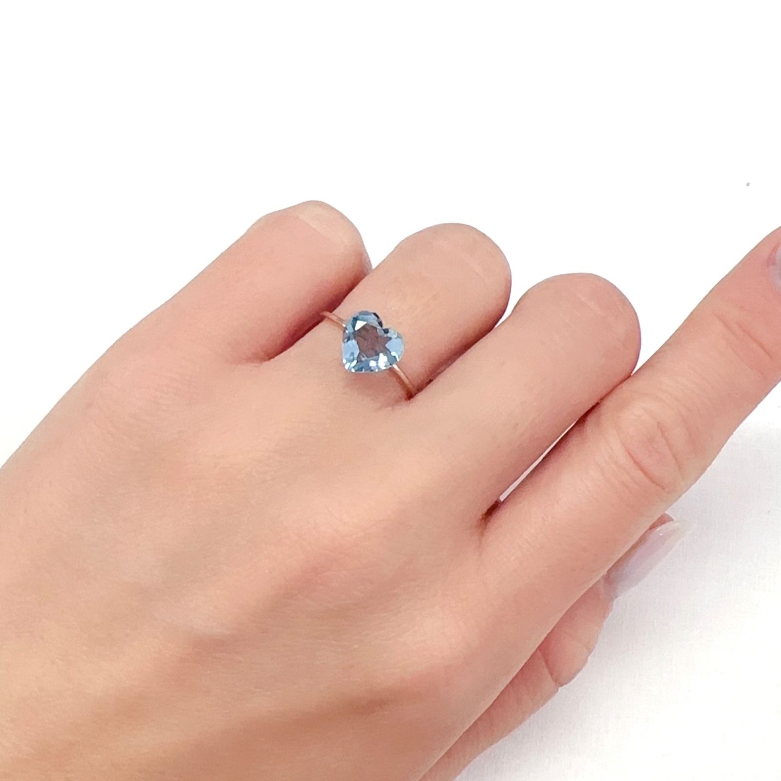 サンタマリアアクアマリン ブラジル産 1.29ct[231224582]8x8.2mm前後