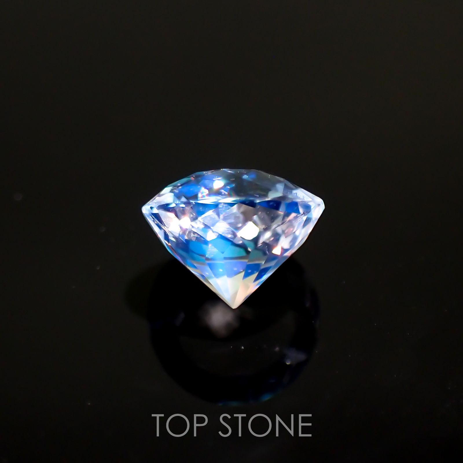 レインボームーンストーン(宝石名ラブラドライト) マダガスカル産 1.185ct ソ付(彩珠)[210712184]7×7mm前後