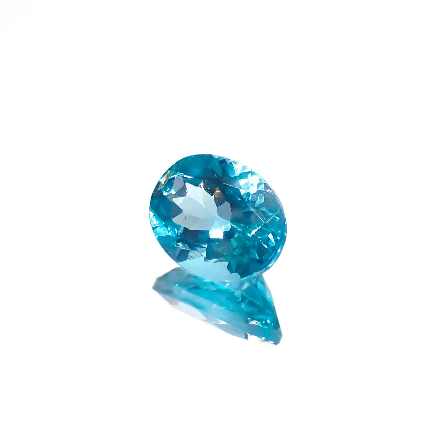アパタイト(宝石名アパタイト)ブラジル産 1.41ct 識別済[230321343]7.9x6.1mm前後