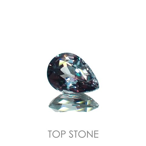 カラーチェンジガーネット アレキタイプ(宝石名ガーネット)マダガスカル・ベキリー産 0.55ct 識別済[221219620]6.1x4.4mm前後