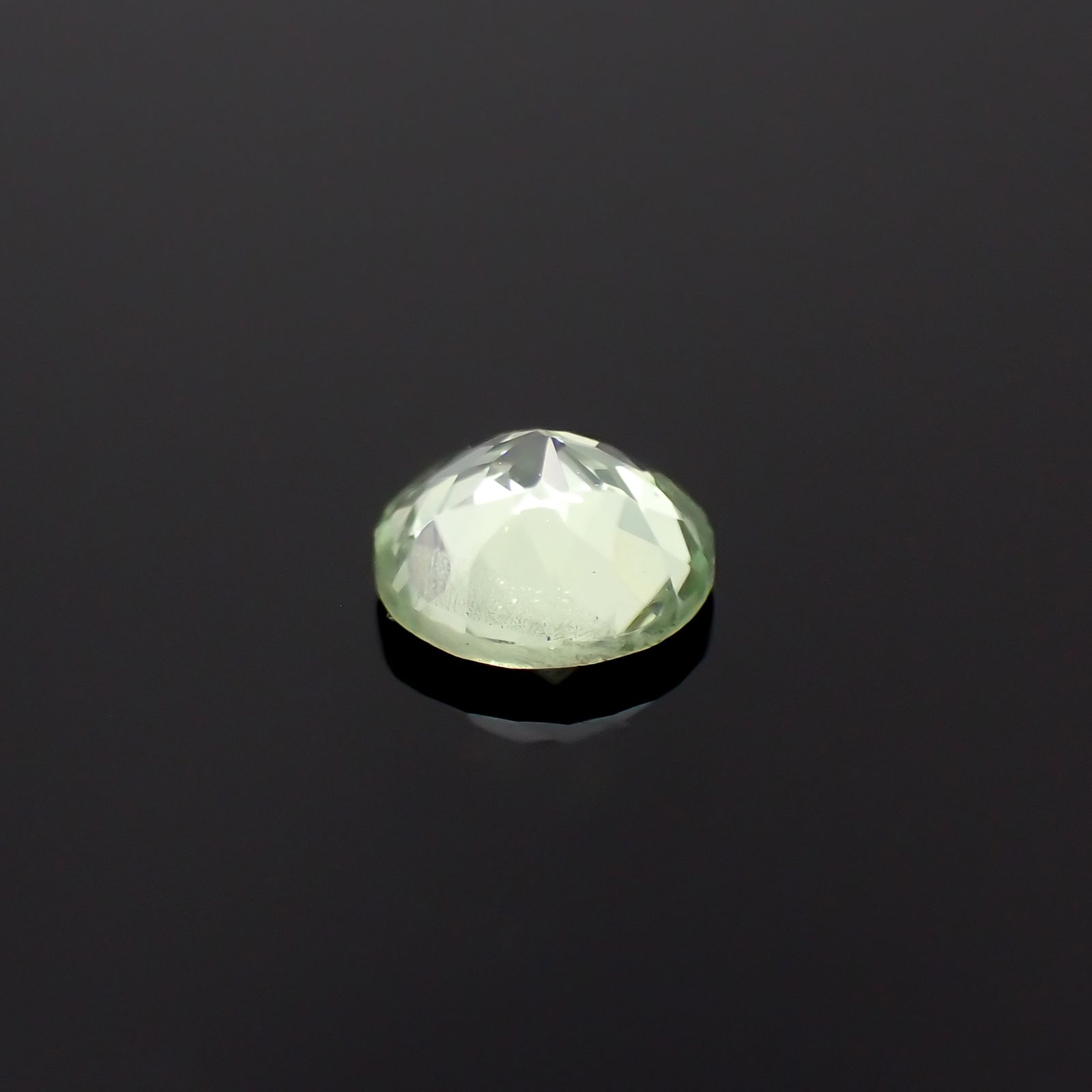 ミントガーネット タンザニア産 0.54ct[231023723]5.1x5.1mm前後