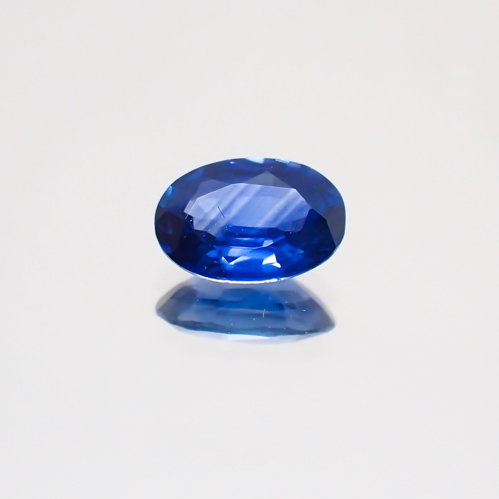 サファイア(宝石名サファイア) マダガスカル/スリランカ産 0.52ct 識別済[21038716]6×4mm前後