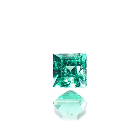 ノンオイルエメラルド ロシア産 0.045ct [250229876]2x1.9mm前後