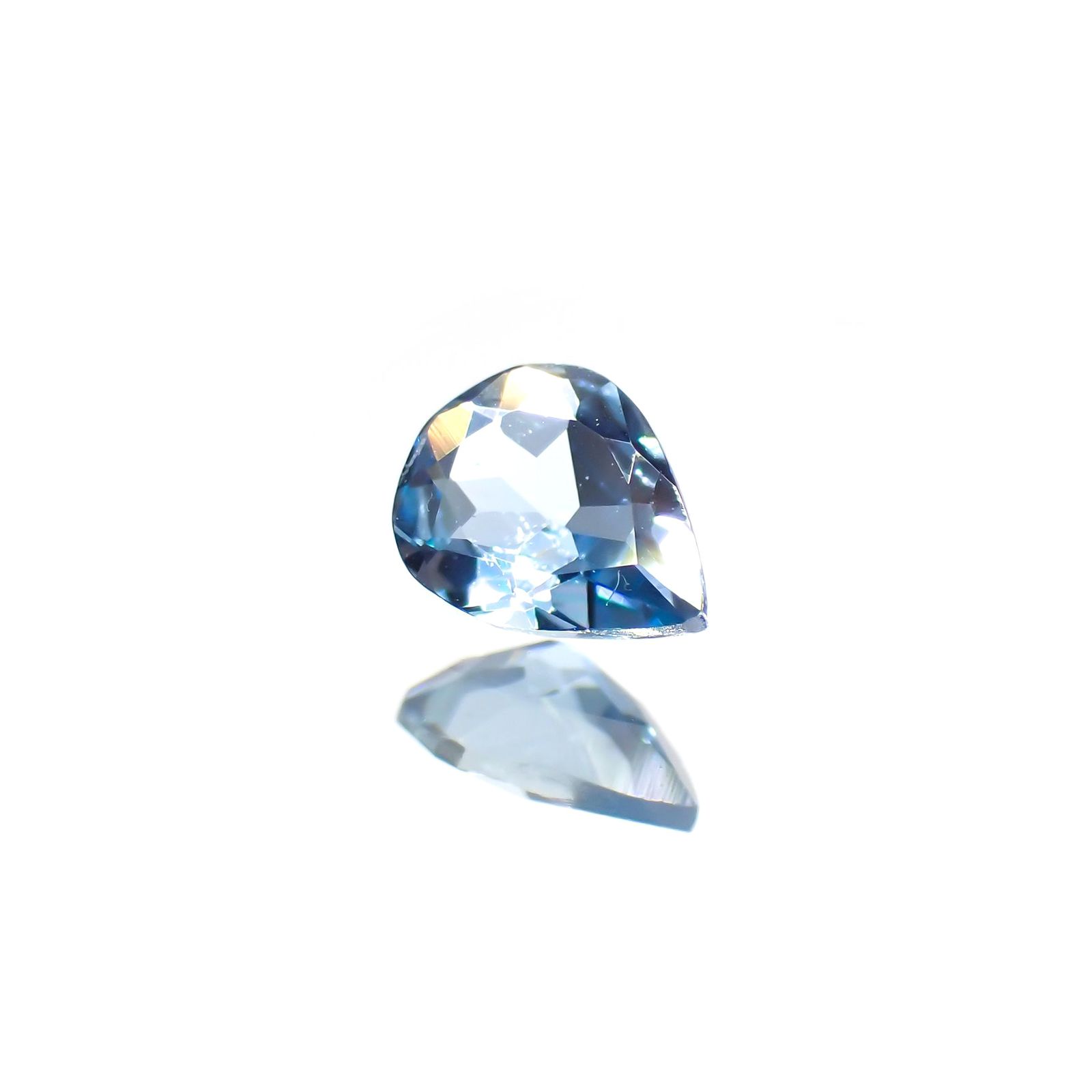 サンタマリアアクアマリン(宝石名アクアマリン) ブラジル産 0.18ct 識別済[210812640]4.9×3.7mm前後